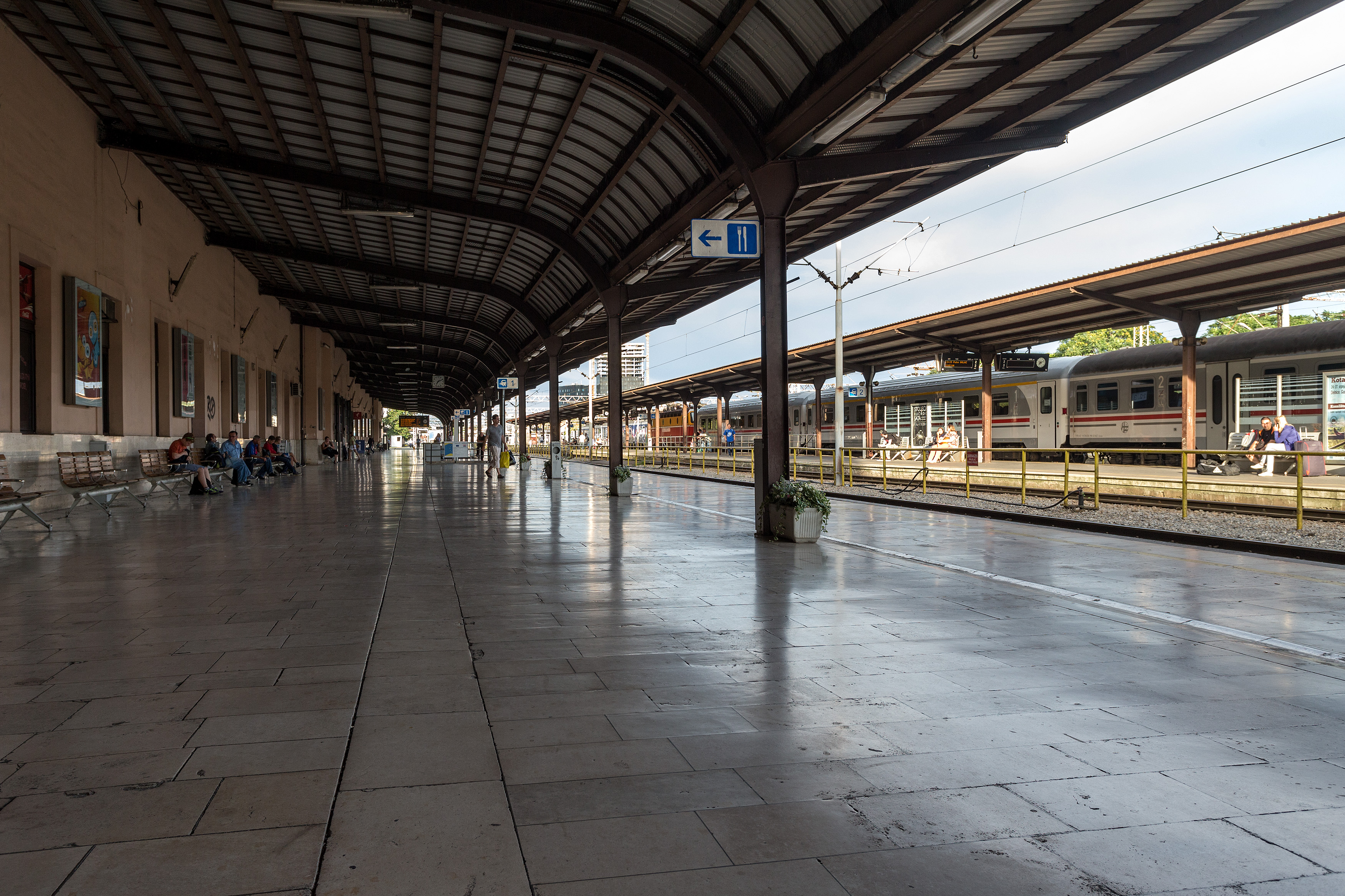 21.07.2014., Zagreb - Na zagrebackom Glavnom kolodvoru u popodnevnim satima mogao se zateci tek pokoji putnik.r rPhoto: Davor Puklavec/PIXSELL