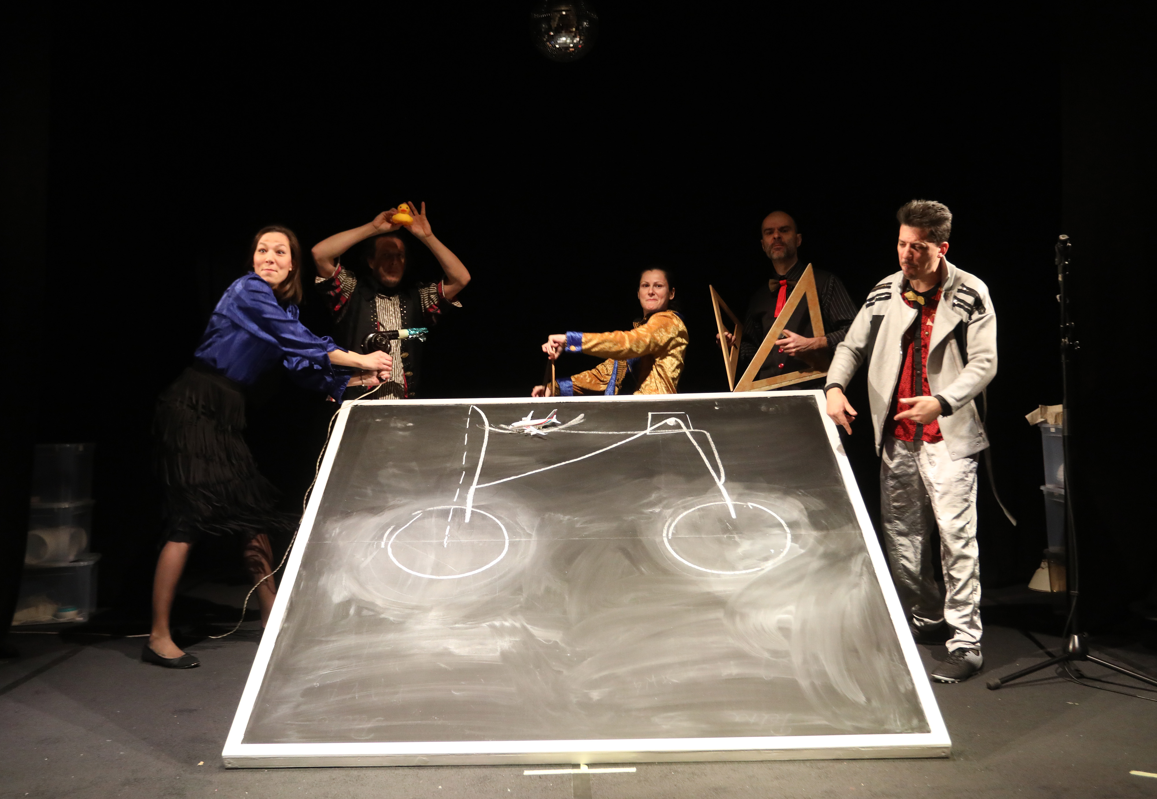 06.02.2024., Rijeka - Konferencija za medije u Gradskom kazalistu lutaka Rijeka na kojoj je predstavljena predstava Bonboniera Variete!