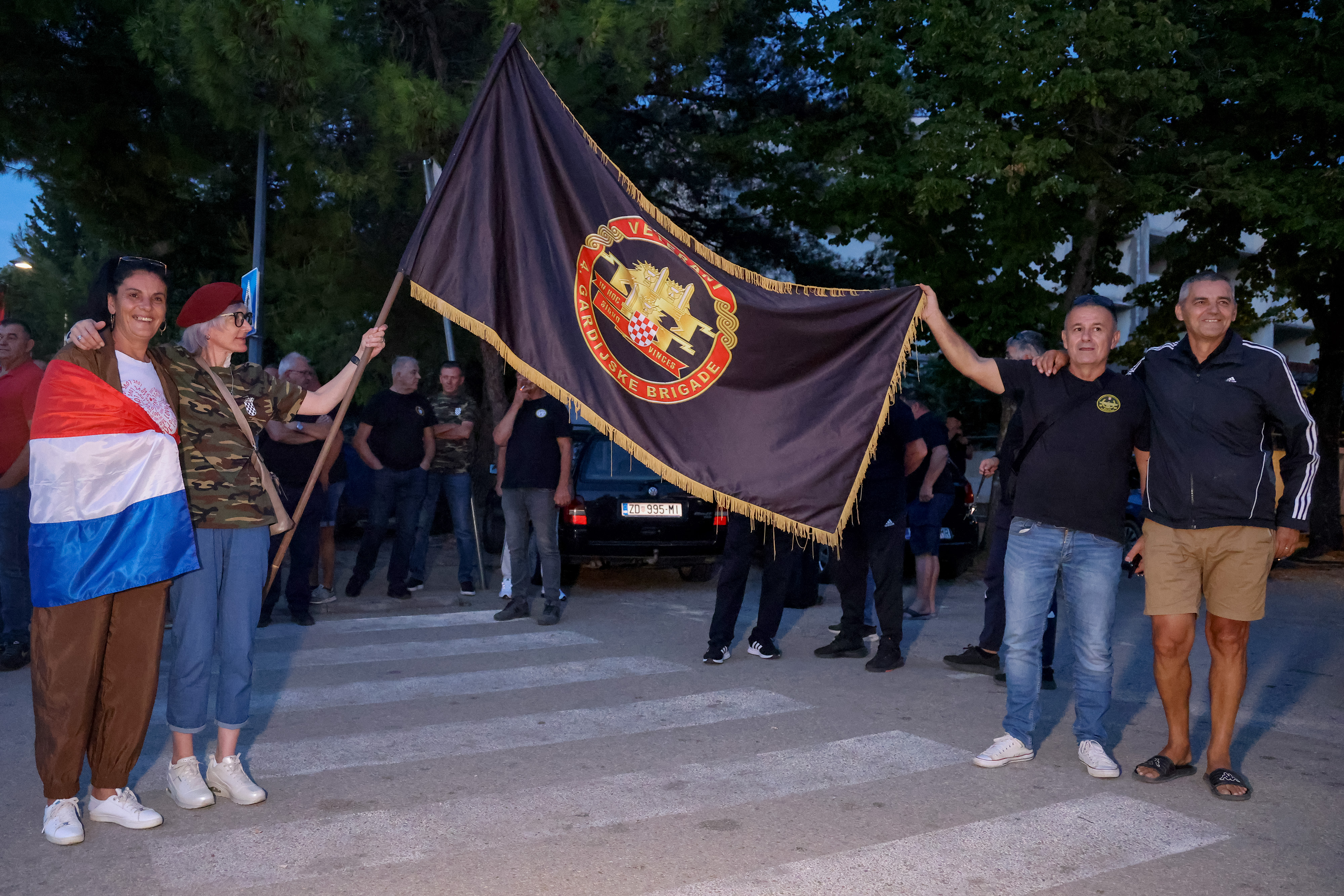 25.08.2025., Benkovac - Prosvjed branitelja oko odrzavanja Festivala Nosi se. Photo: Sime Zelic/PIXSELL