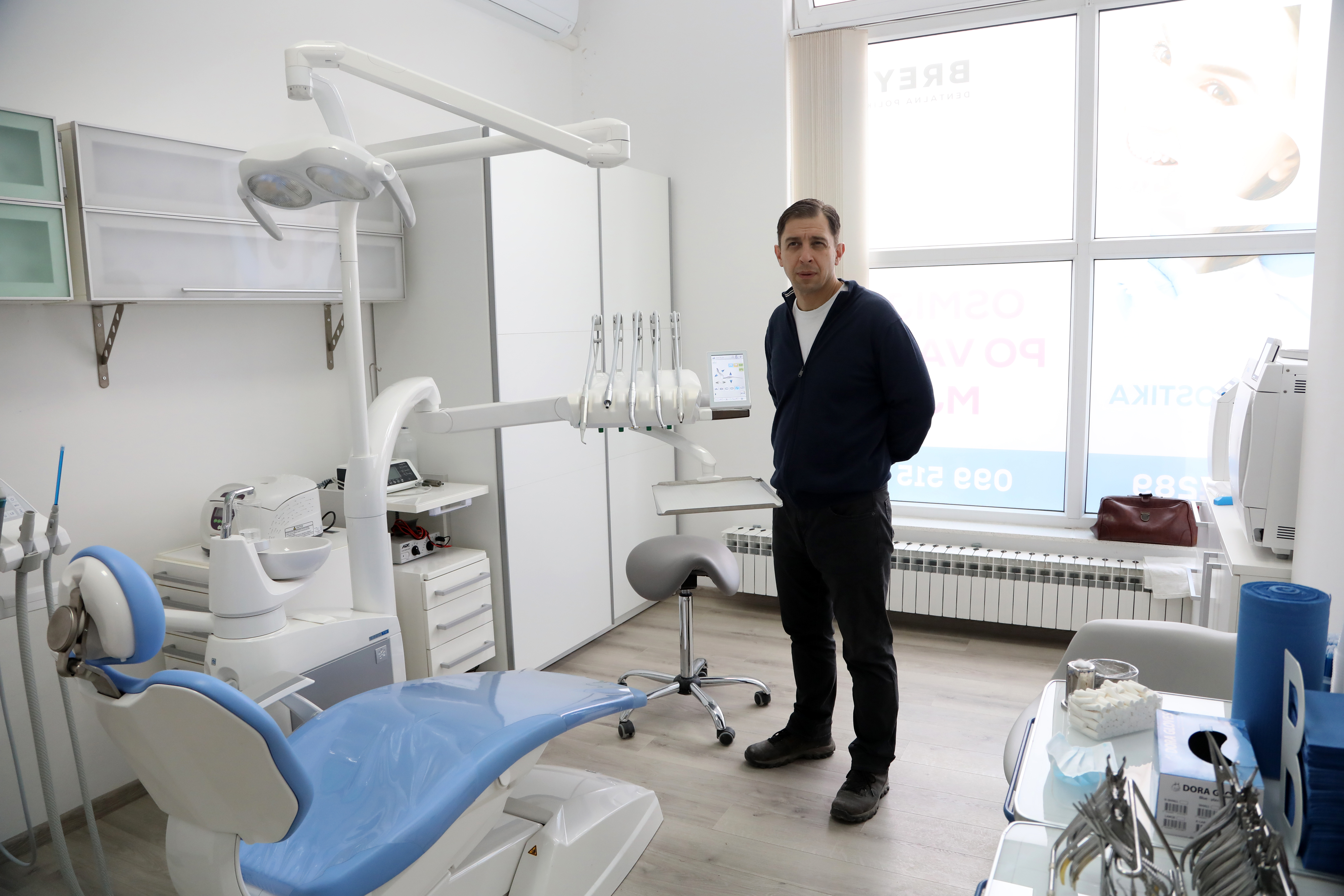 23.01.2021., Sisak - Ortodont Igor Breyer cija je ordinacija ostecena u potresu. Photo: Edina Zuko/PIXSELL