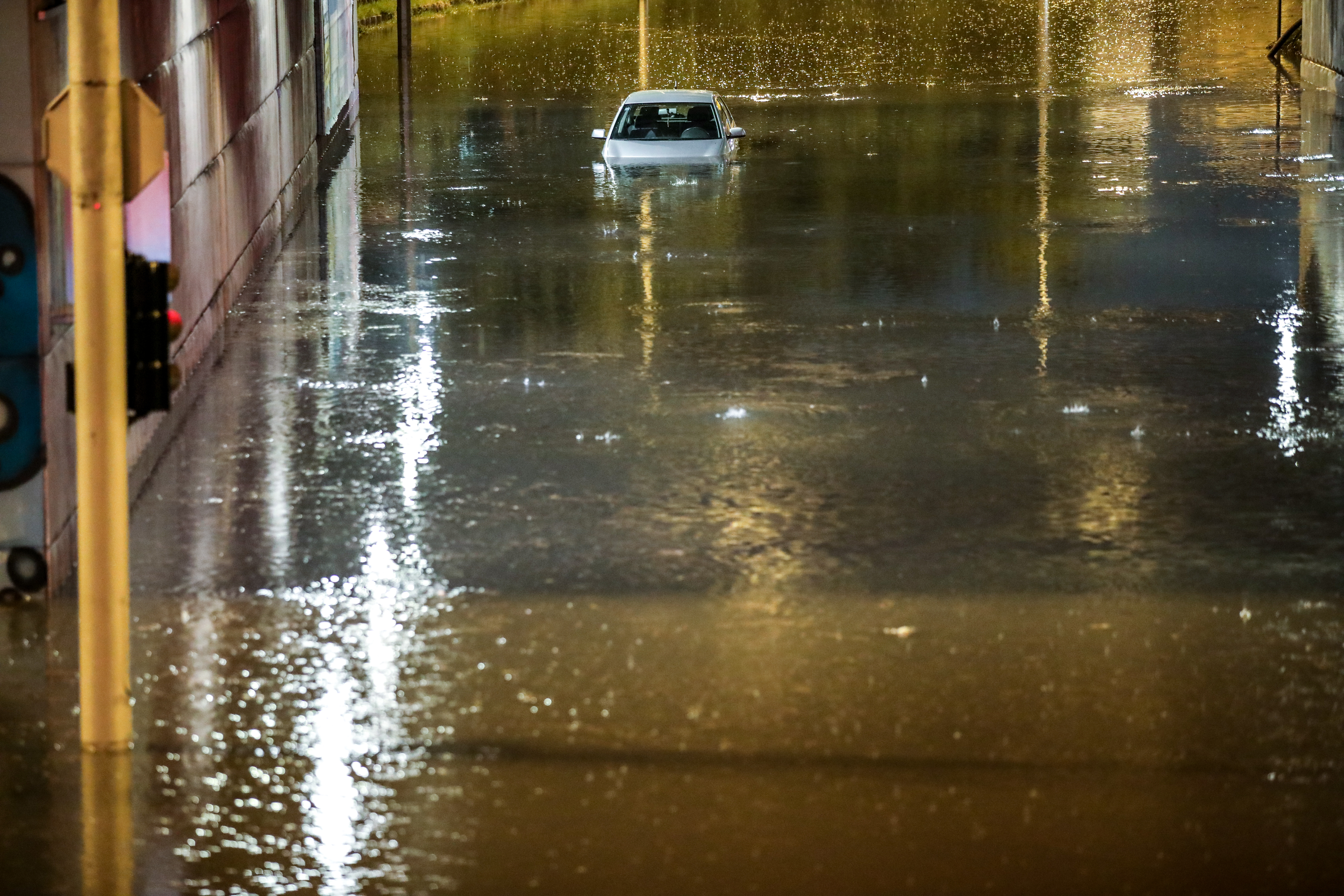 30.08.2025., Zagreb -Poplavljen je podvoznjak izmedju Gajnica i Podsuseda zbog pljuska.  Photo: Emica Elvedji/PIXSELL