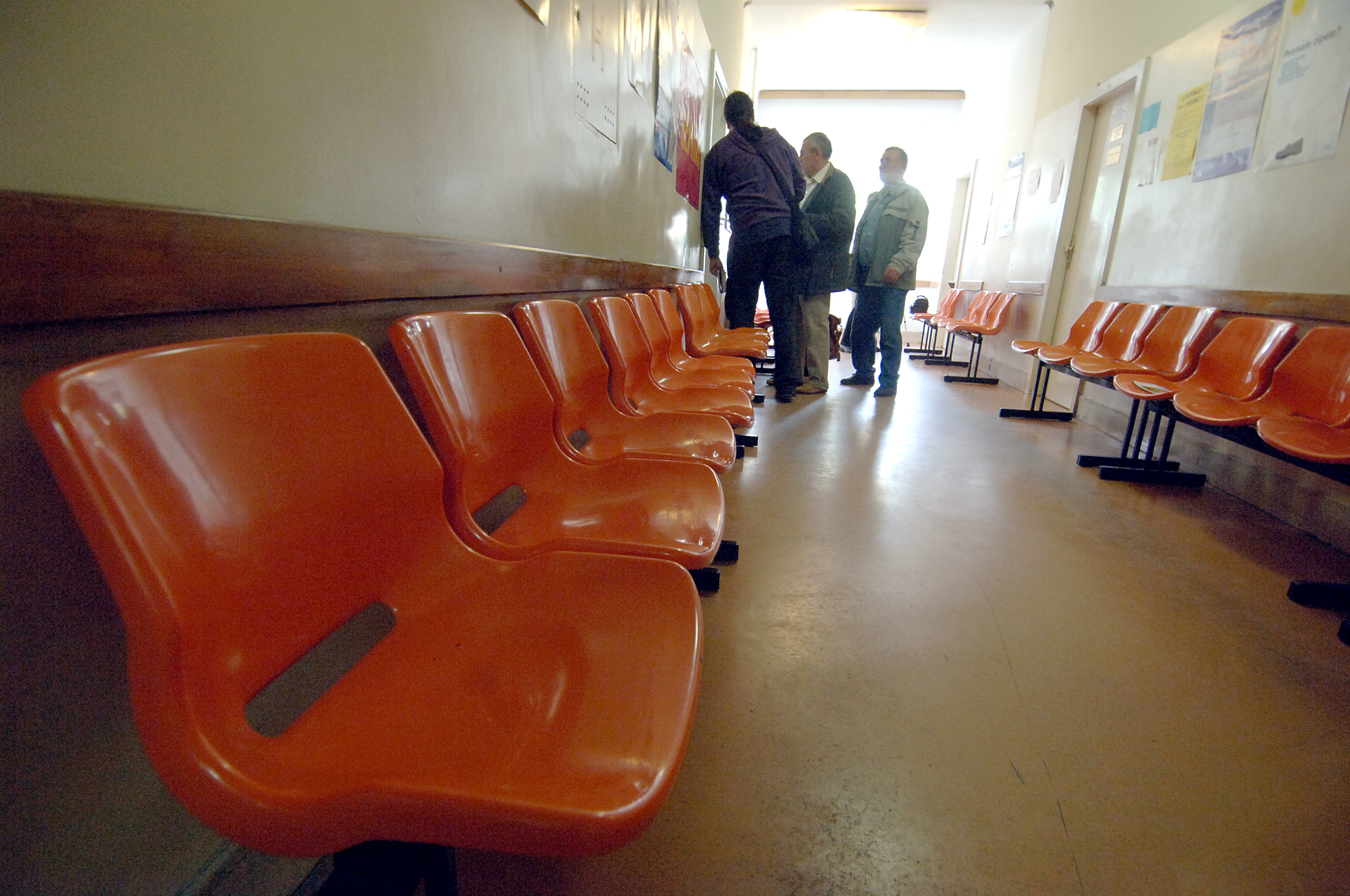 26.11.2009. Split, Hrvatska - Cjepiva protiv svinjske gripe stigla su u petak i danas je prvi dan cijepljenja i unatoc pozivima da se gradjani dodju cijepiti ,ambulante u splitu su prazne r"nPhoto: Leonard Nicevic/PIXSELL