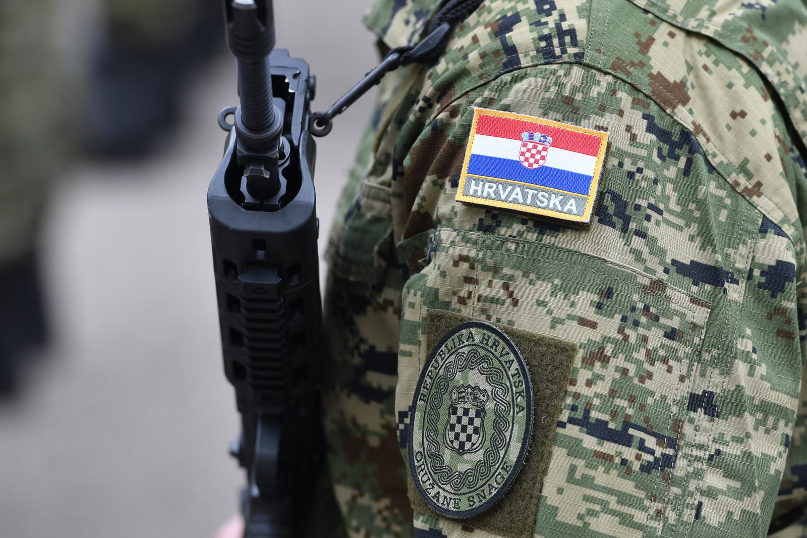 vojnik Hrvatske vojske