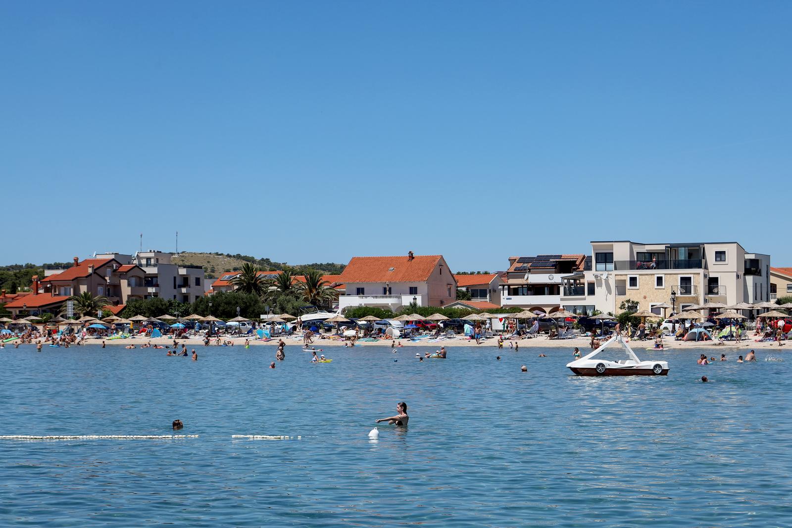 Vir - Plaza Jadro puna kupaca