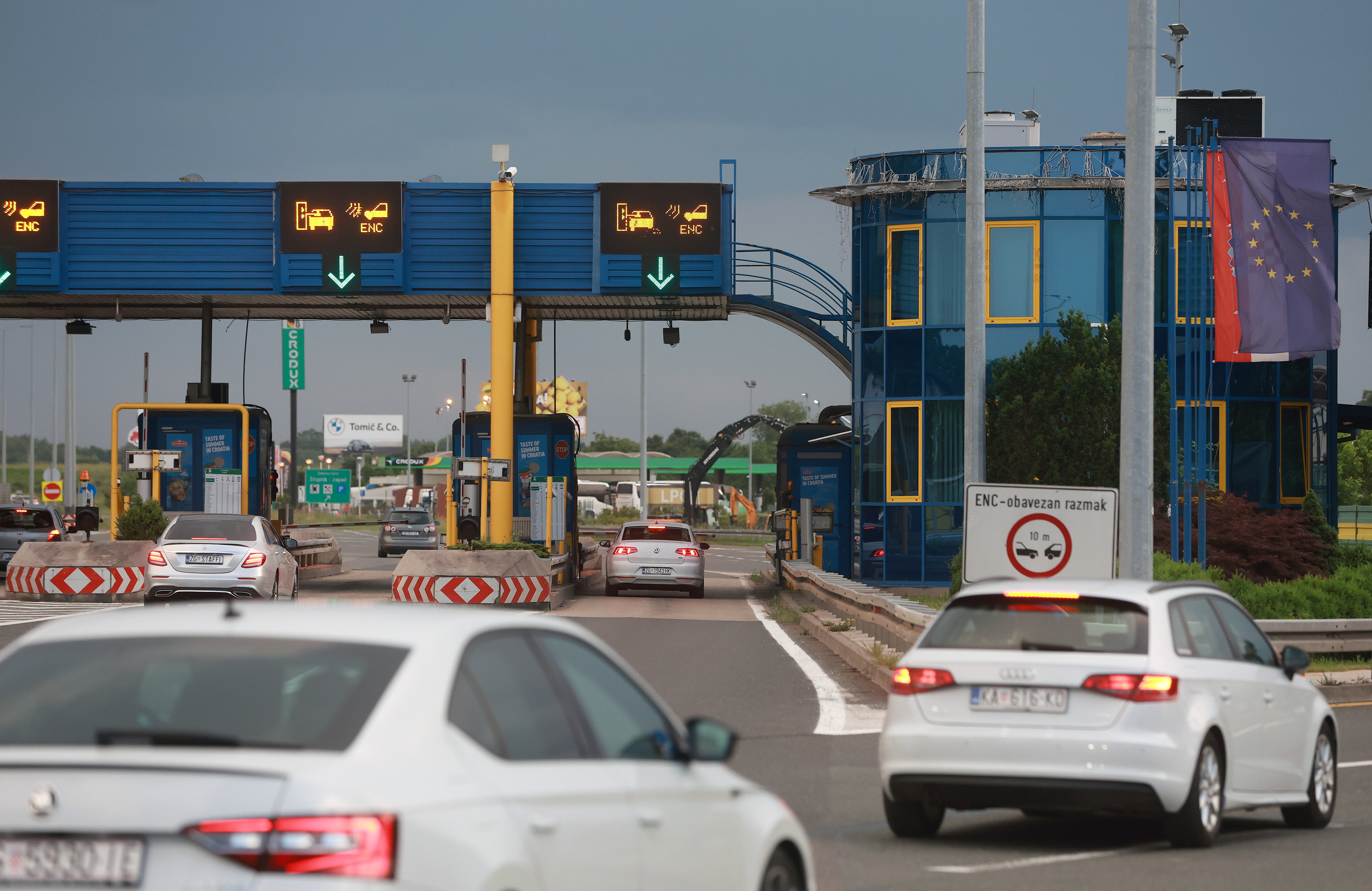 PXL_020623_100463066