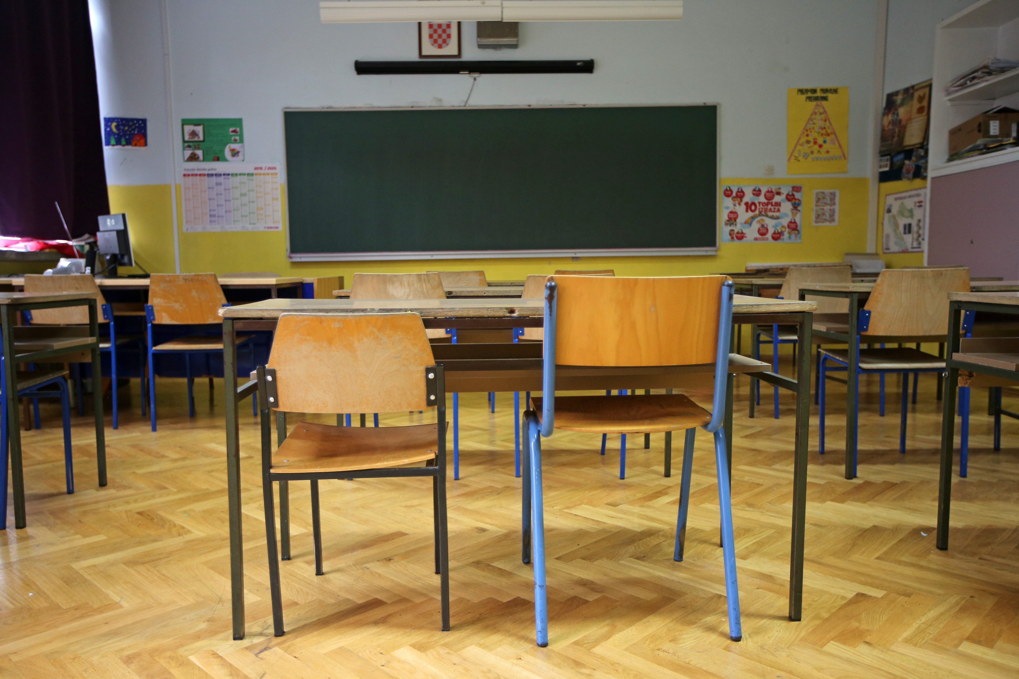 Odlukom Stozera za civilnu zastitu nakon mjesec i pol dana skole su otvorile svoja vrata