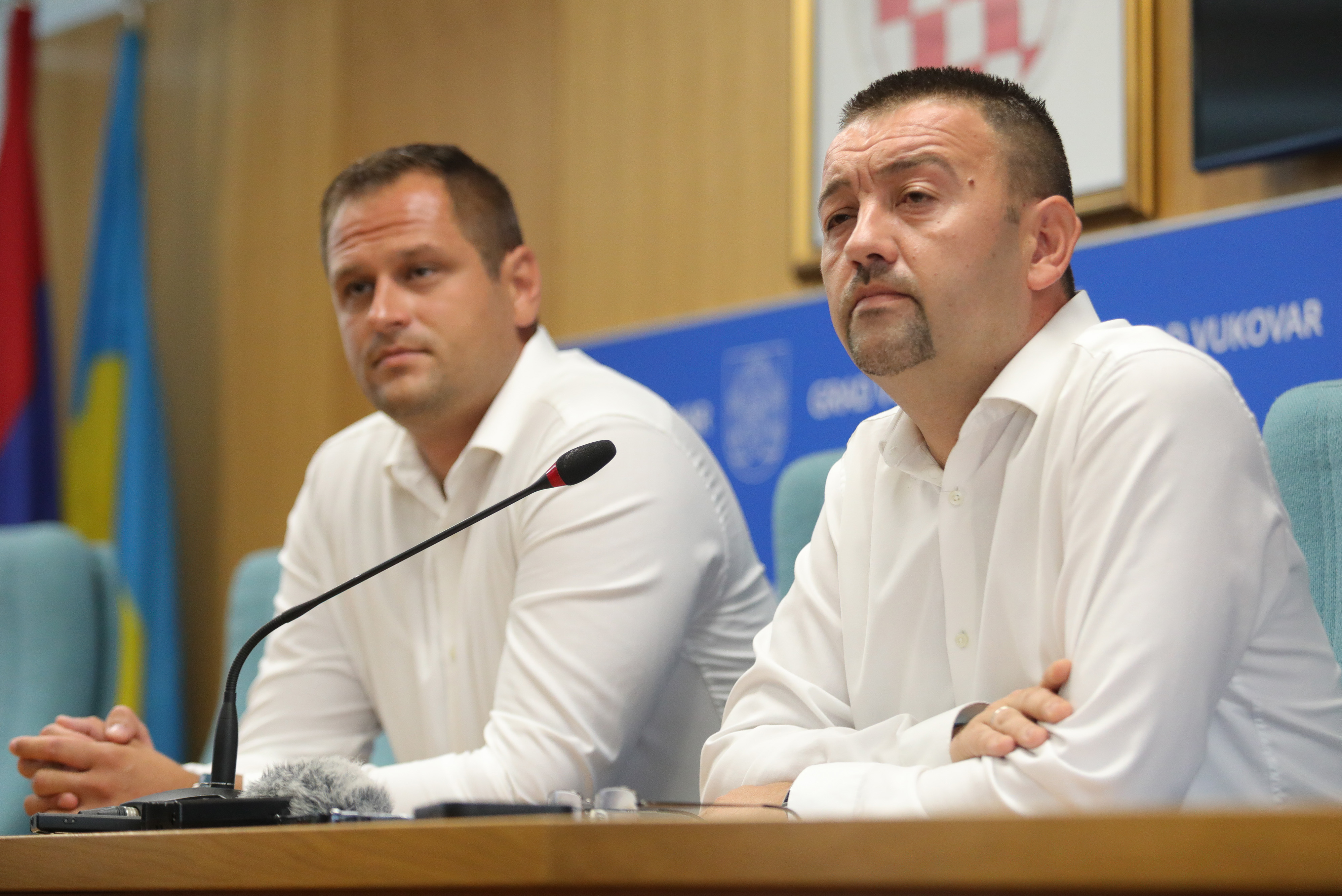 Gradonacelnik Grada Vukovara Marijan Pavlicek sa suradnicima odrzao je konferenciju za medije