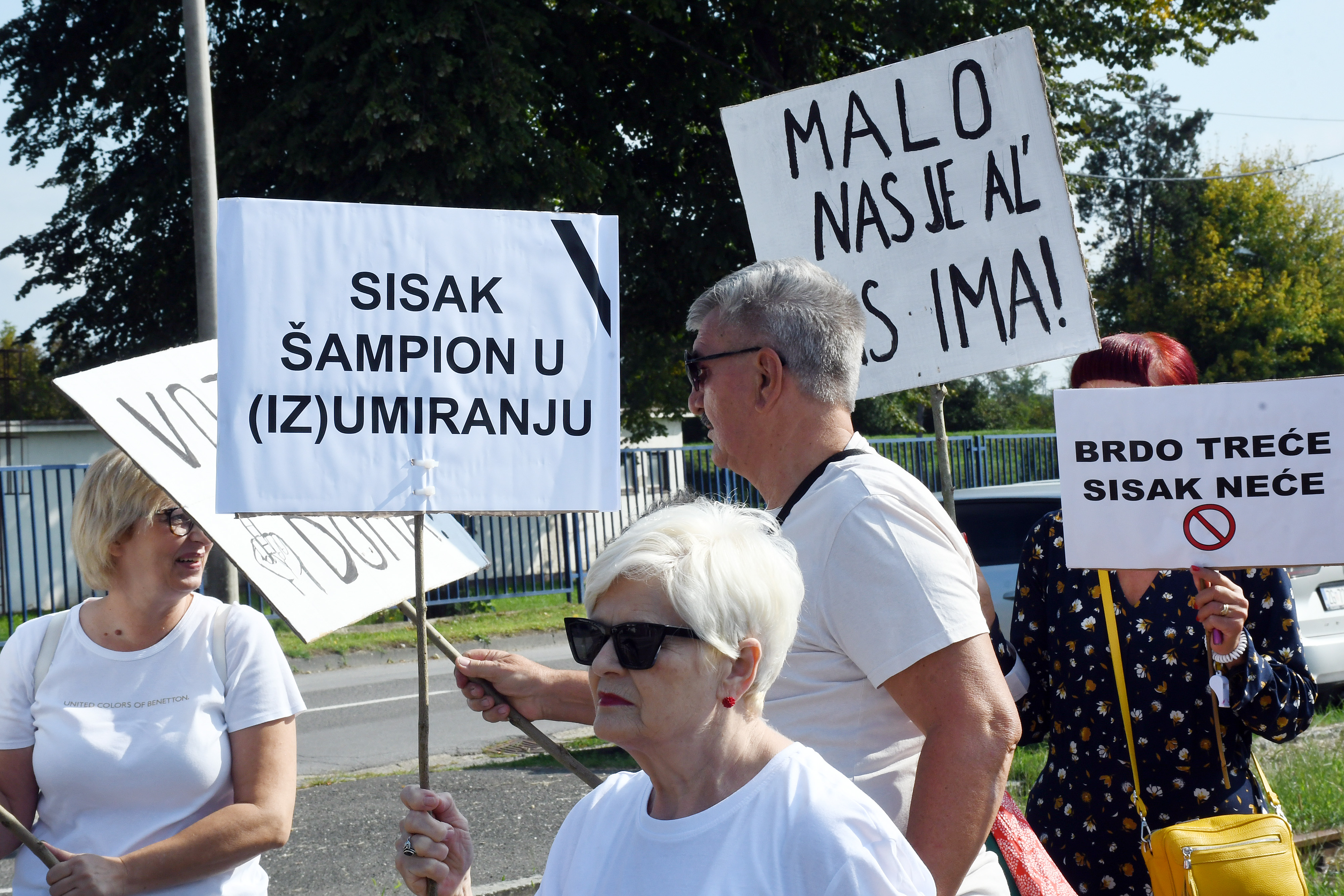 13.09.2025., Sisak - GI "Siscani ne zele biti smetliscani" organizirala je prosvjed "NE TROSKA!  Imamo Zeleni brijeg necemo Crno brdo" kojemu se odazvao velik broj gradjana. Photo: Nikola Cutuk/PIXSELL
