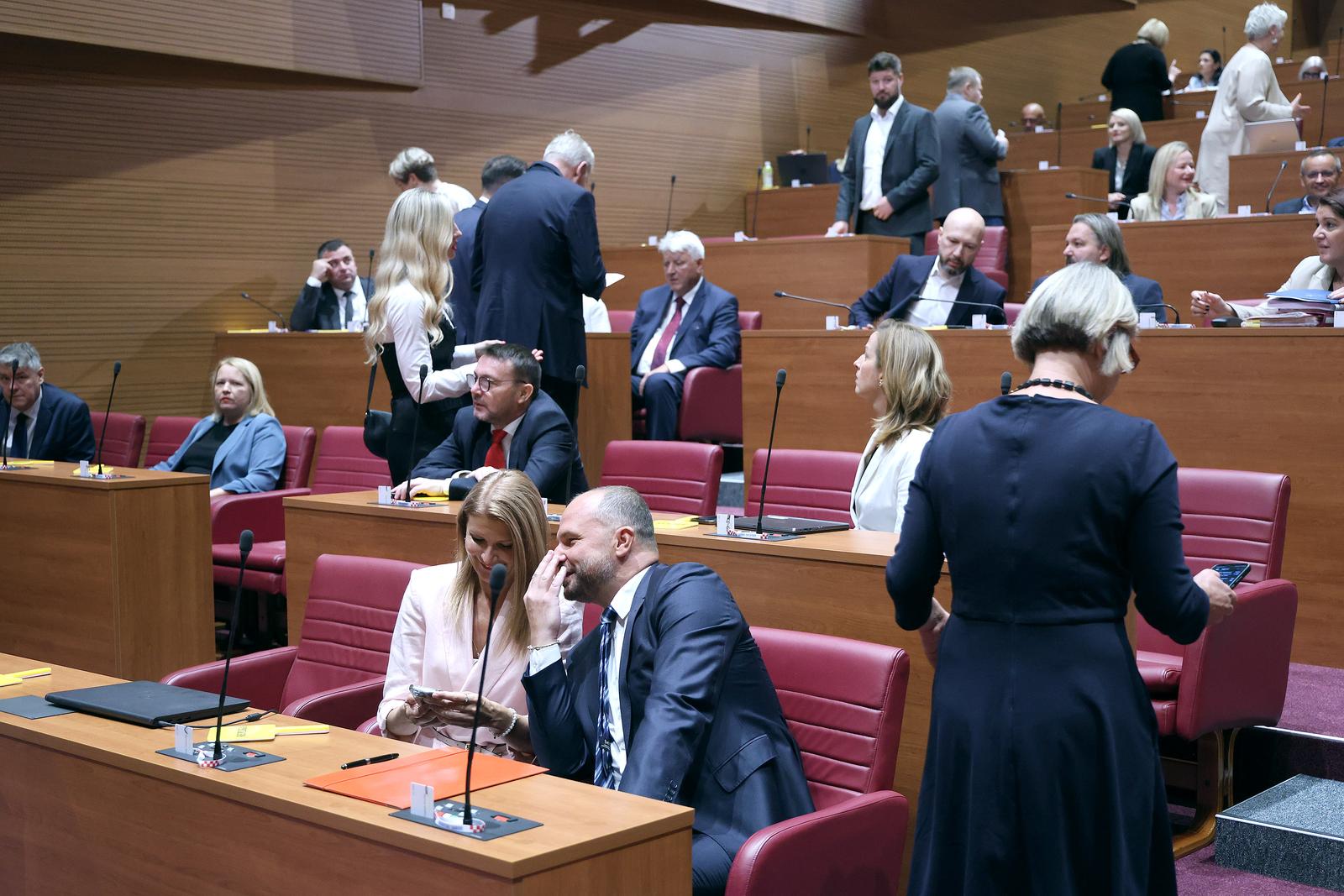 aktualno prijepodne u saboru