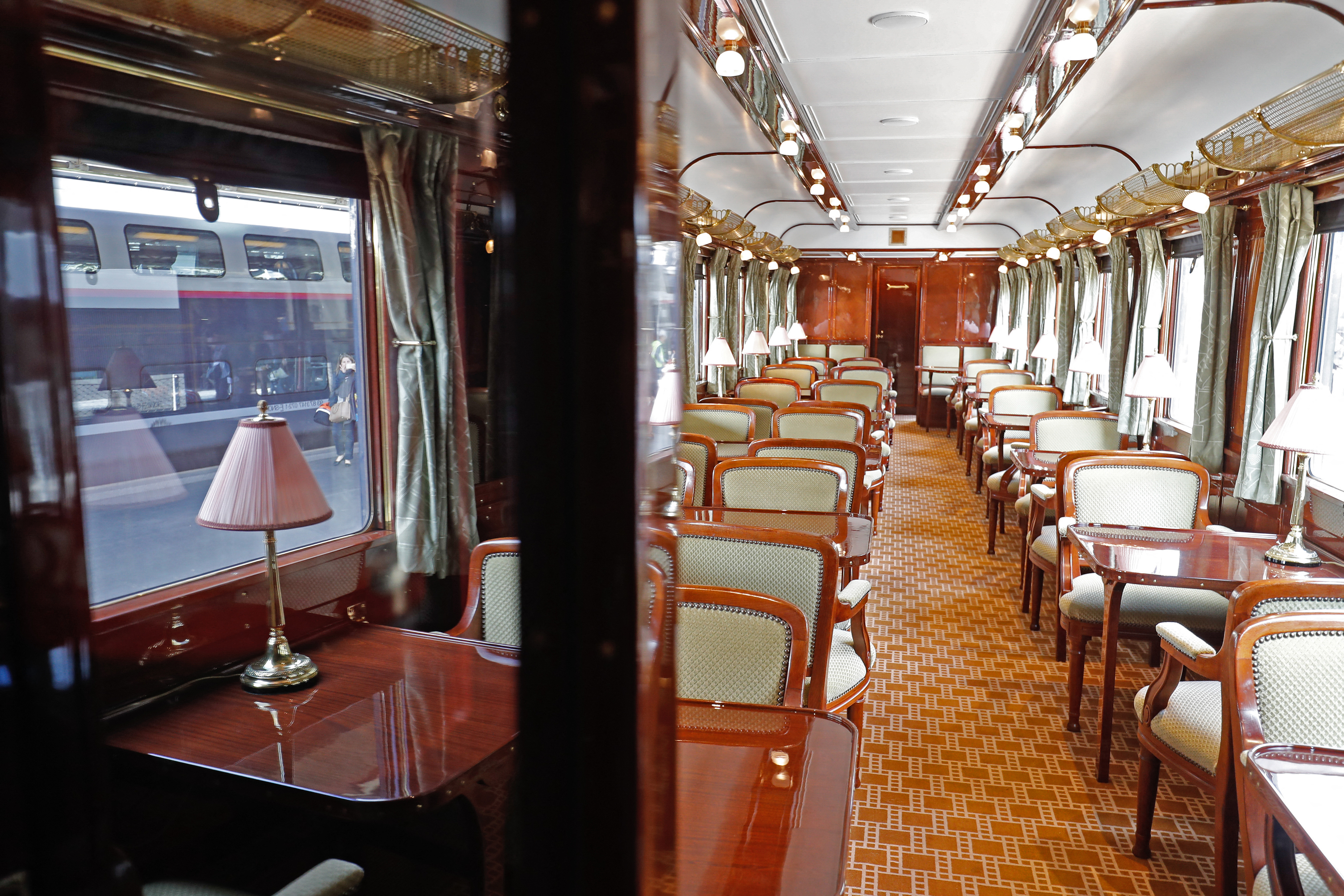 A picture taken on September 15, 2018 shows the restaurant "Taurus" of the legendary train "Orient Express" in Paris during the European Heritage Day. (Photo by FRANCOIS GUILLOT / AFP)