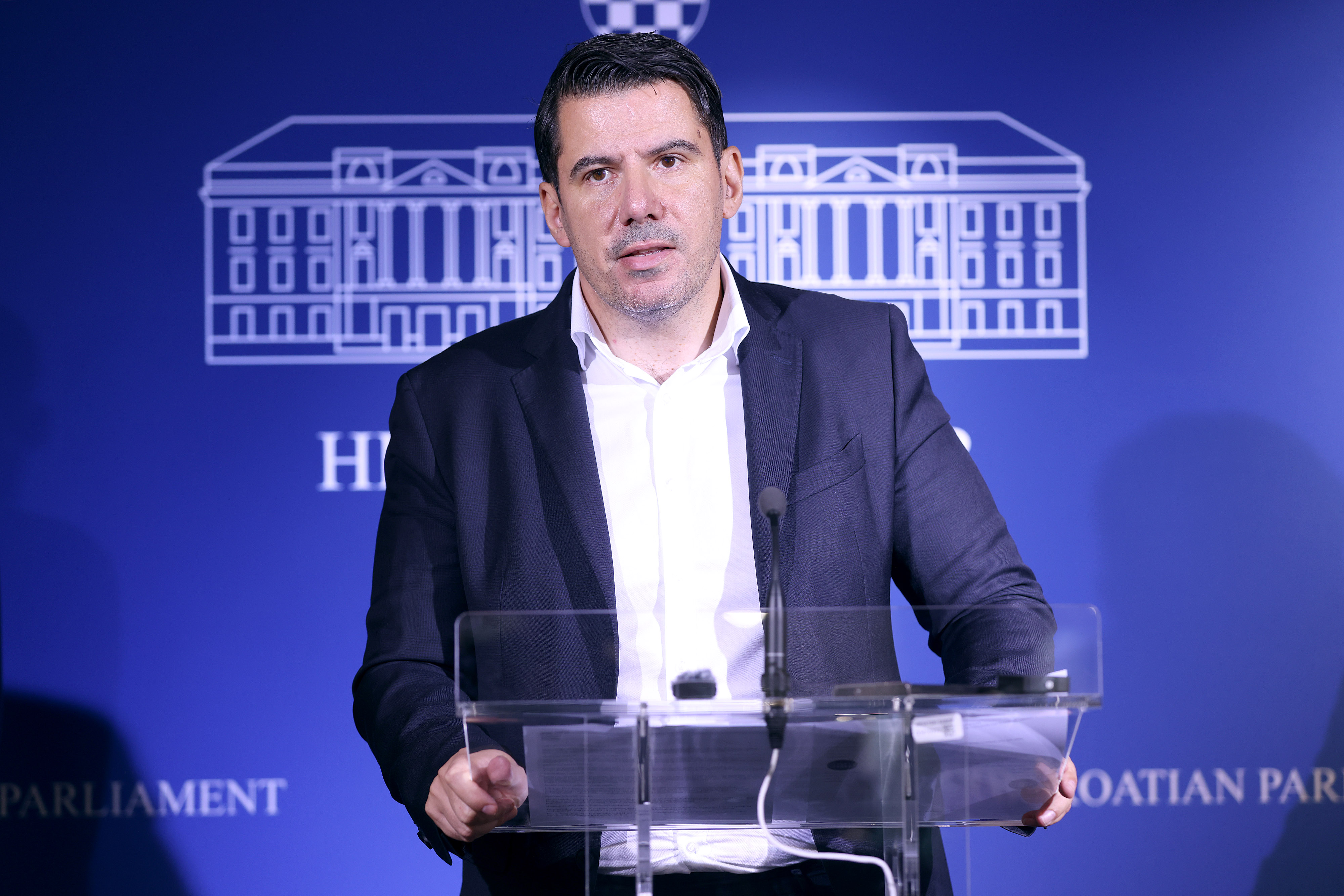 23.09.2025., Zagreb - Na konferenciji za medije odrzanoj u Saboru o temi: "Pokusaj monopola nad Radnickim vijecem- u INA-i se pokusava ugusiti glas radnika" govorio je Nikola Grmoja.  Photo: Patrik Macek/PIXSELL