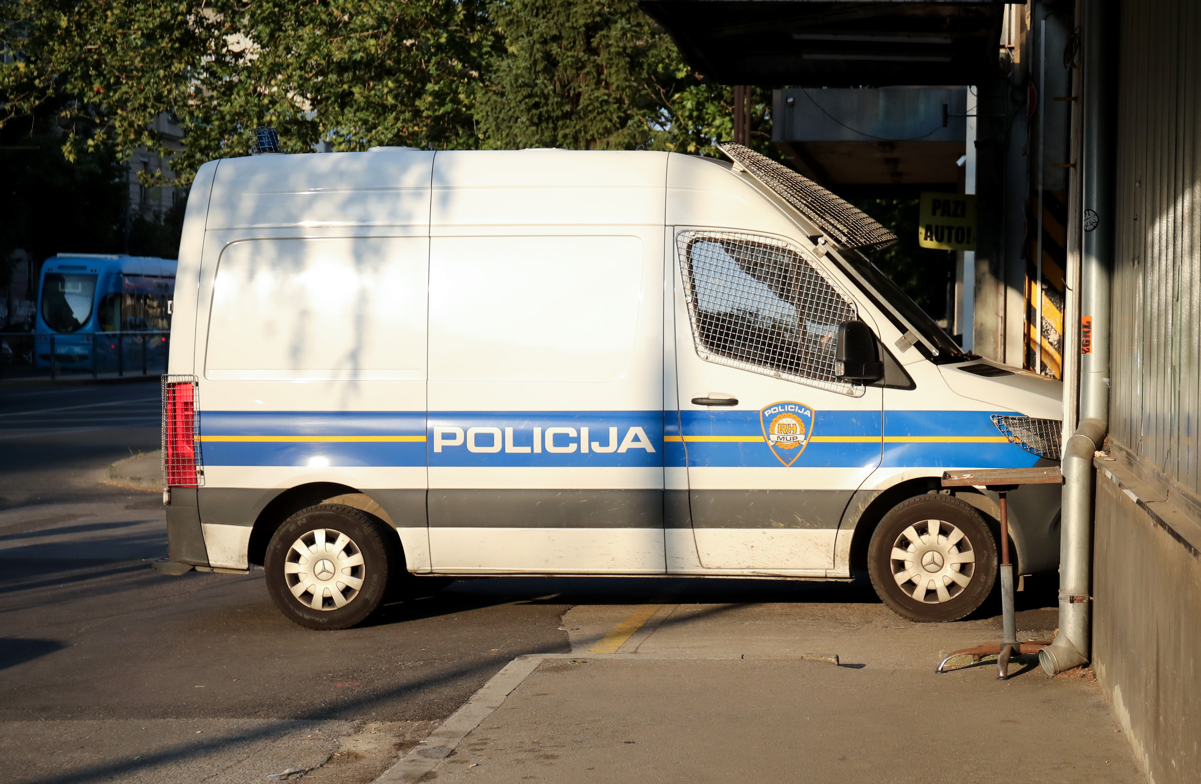 policija