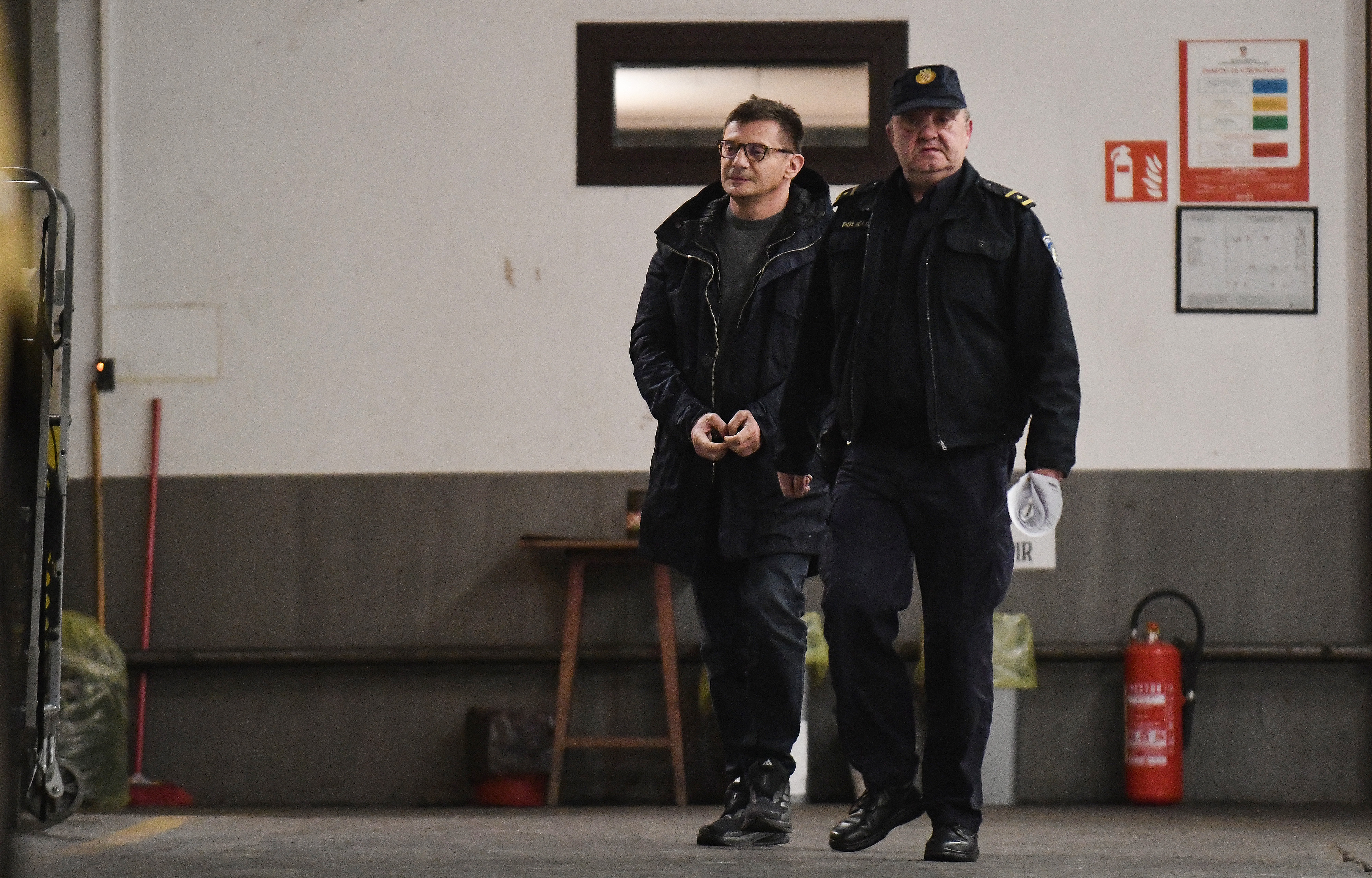 20.11.2025., Zagreb - U zgradu USKOK-a u Branimirovoj privedene su osobe osumnjicene za namjestanje javne nabave u bolnici Sveti Ivan u Jankomiru. Photo: Josip Mikacic/PIXSELL