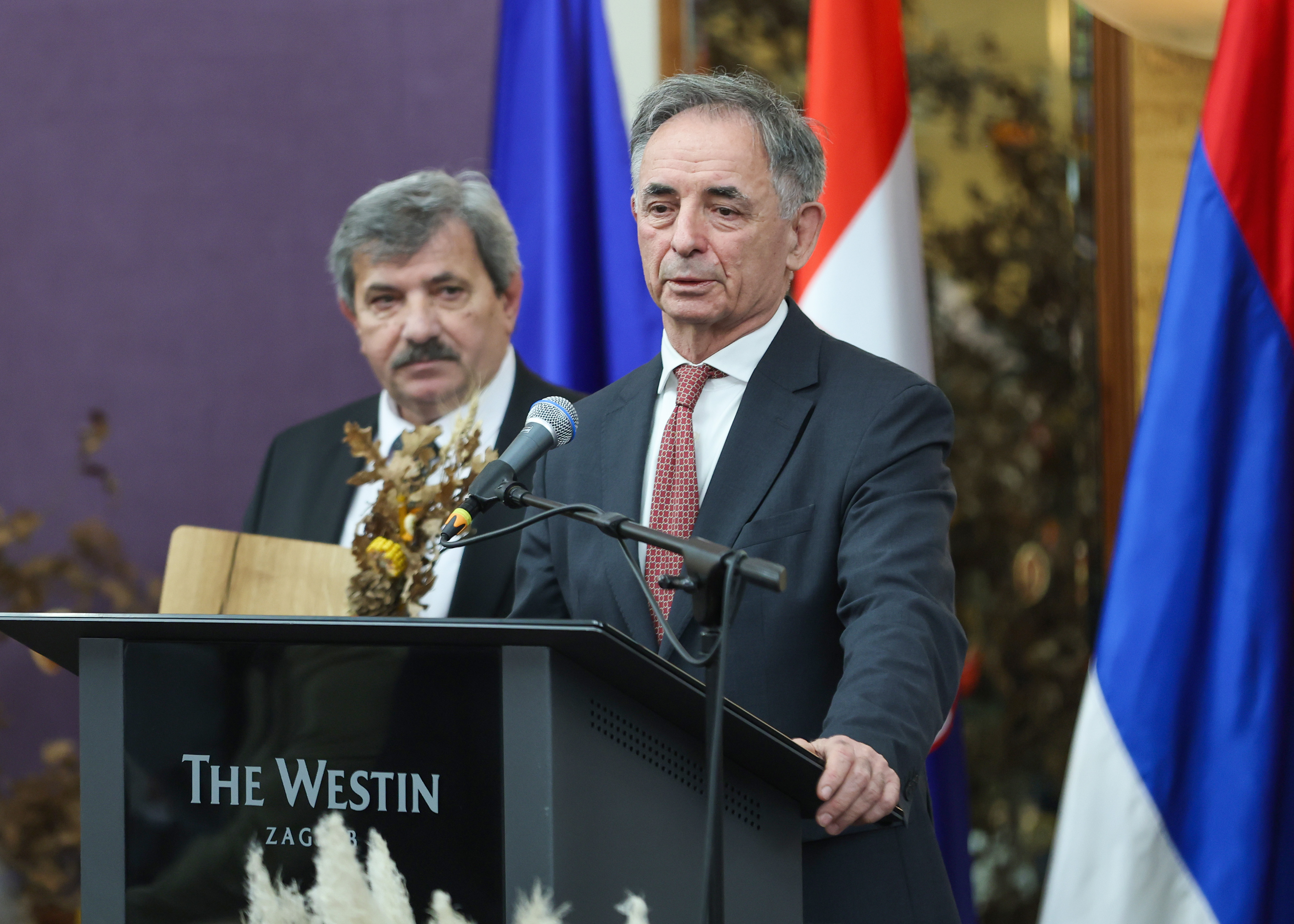 PXL_060126_144310587