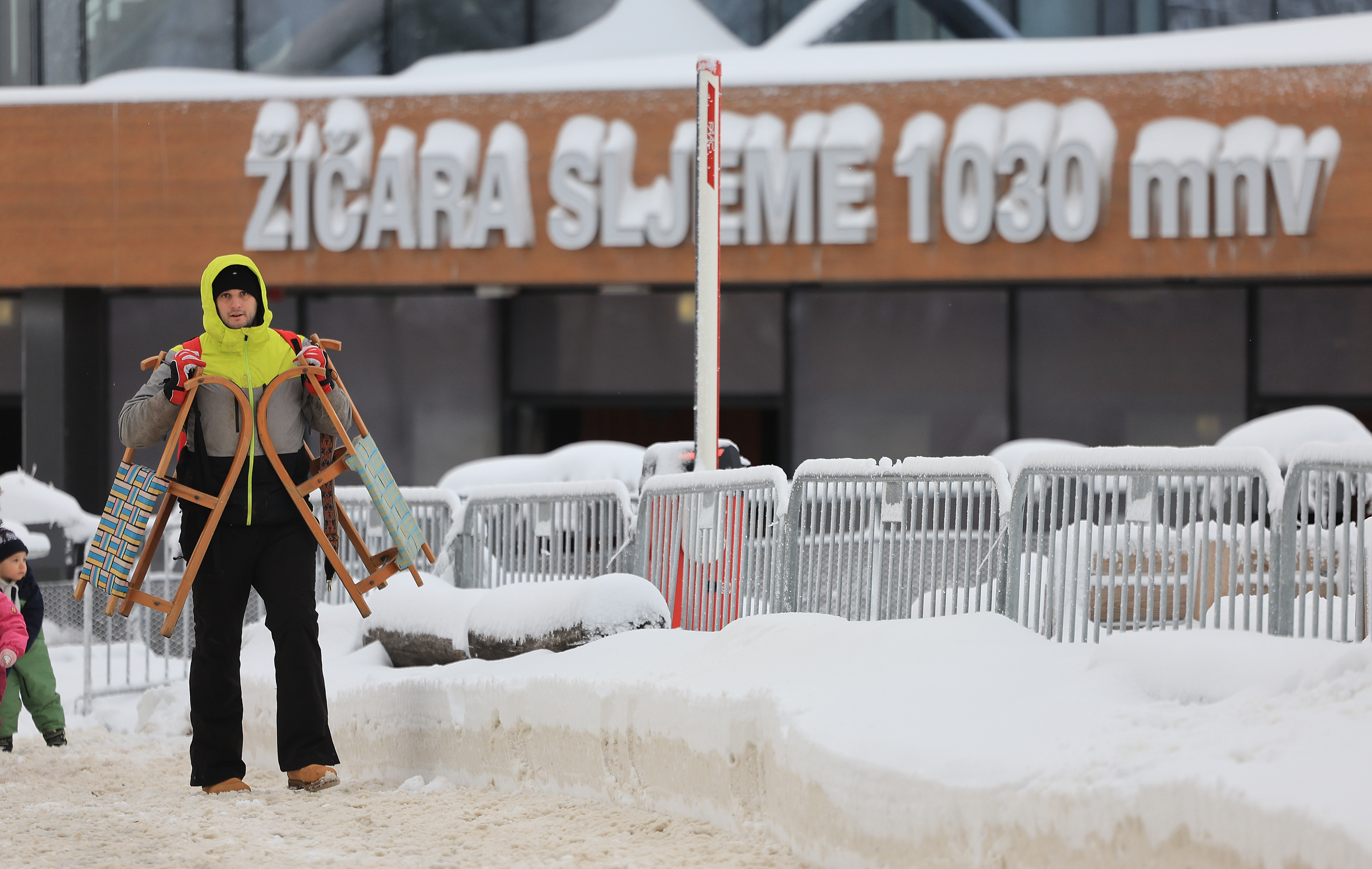 Skijaska sezona na Sljemenu zapocela je otvaranjem Zelenog i Bijelog spusta. Photo: Marko Prpic/PIXSELL