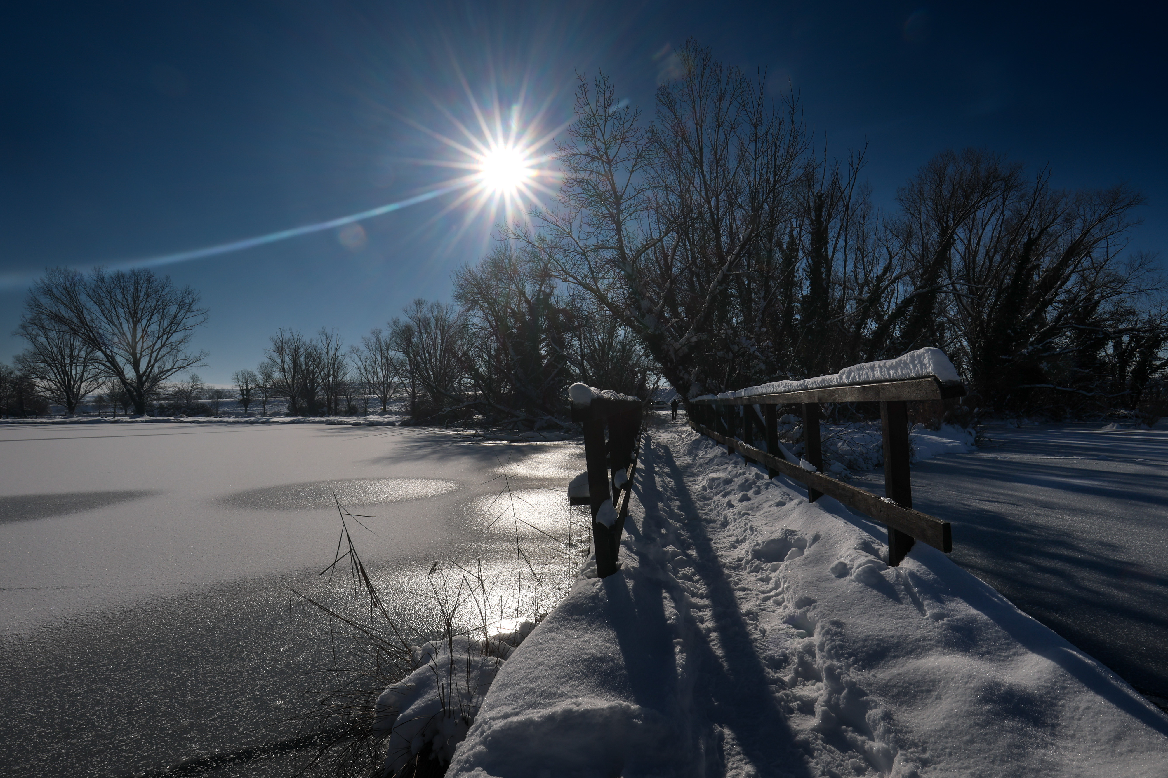 08.01.2026., Zagreb - Zagreb se danas probudio na -13, a sjevernije je temperatura isla i do -16, a upravo je za te regije upaljen narancasti meteoalarm zbog opasnog vremena. Zimska idila na jezerima Savica. Photo: Igor Kralj/PIXSELL