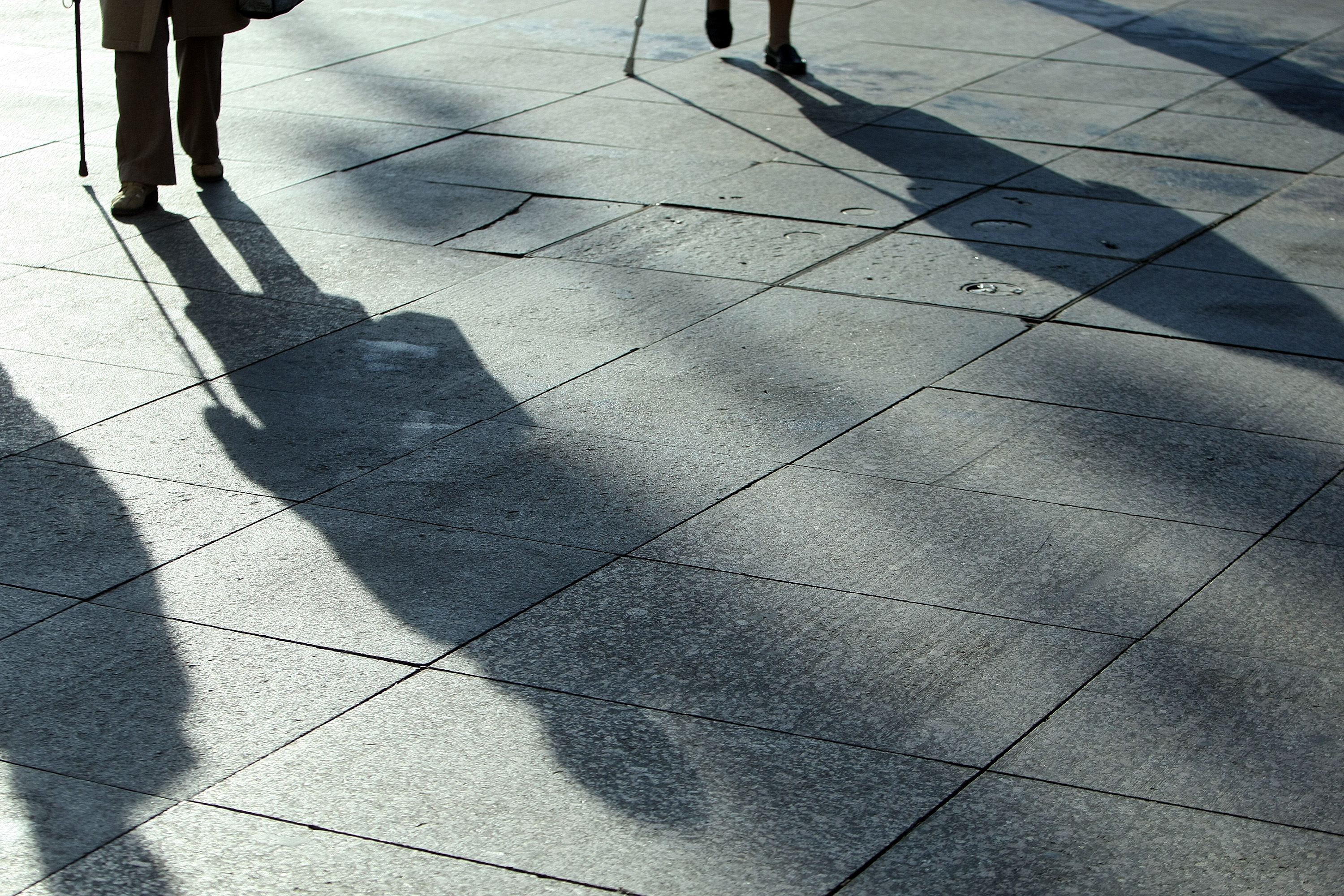 23.01.2012., Trg bana Josipa Jelacica, Zagreb - U rano jutro dvije sjene umirovljenika