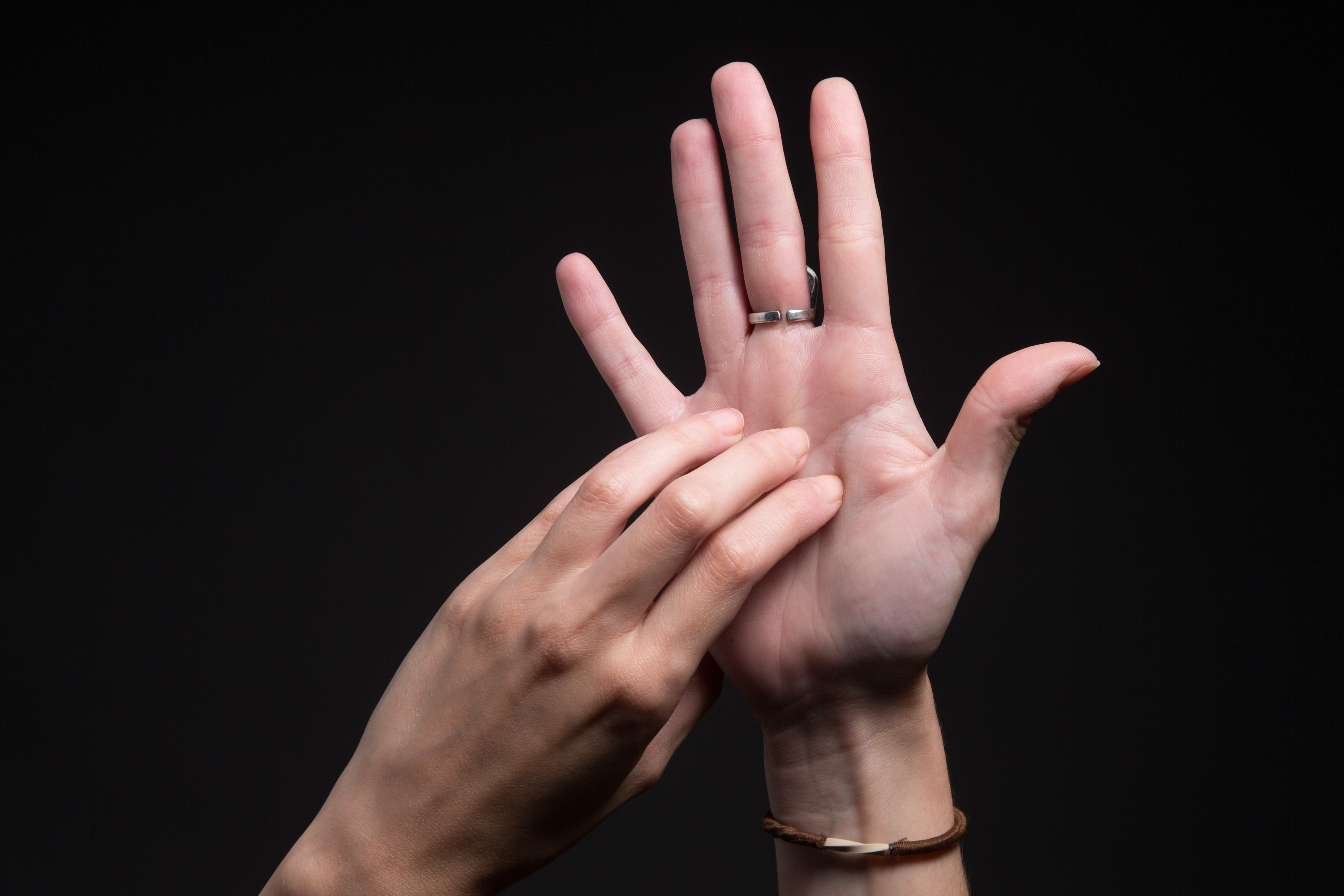 20.06.2016., Zagreb - Simbol praznovjerja. "nAko zasvrbi desni dlan to znaci da cete nekome morati dati novac. "nPhoto: Davor Puklavec/PIXSELL