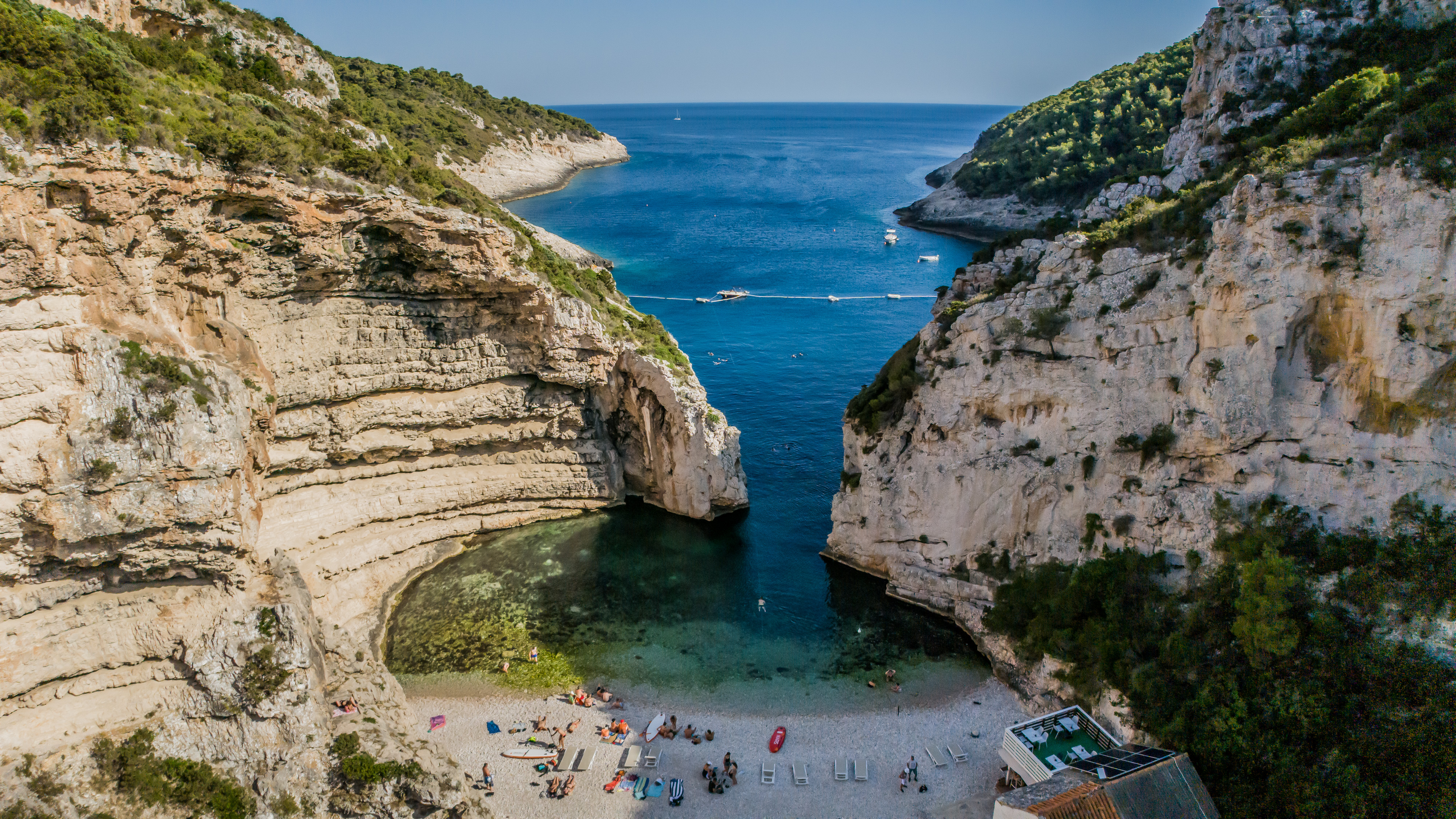 19.06.2025., Stiniva - Uvala Stiniva na juznom dijelu otoka Visa. Photo: Zvonimir Barisin/PIXSELL