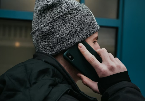 Pričanje na telefon