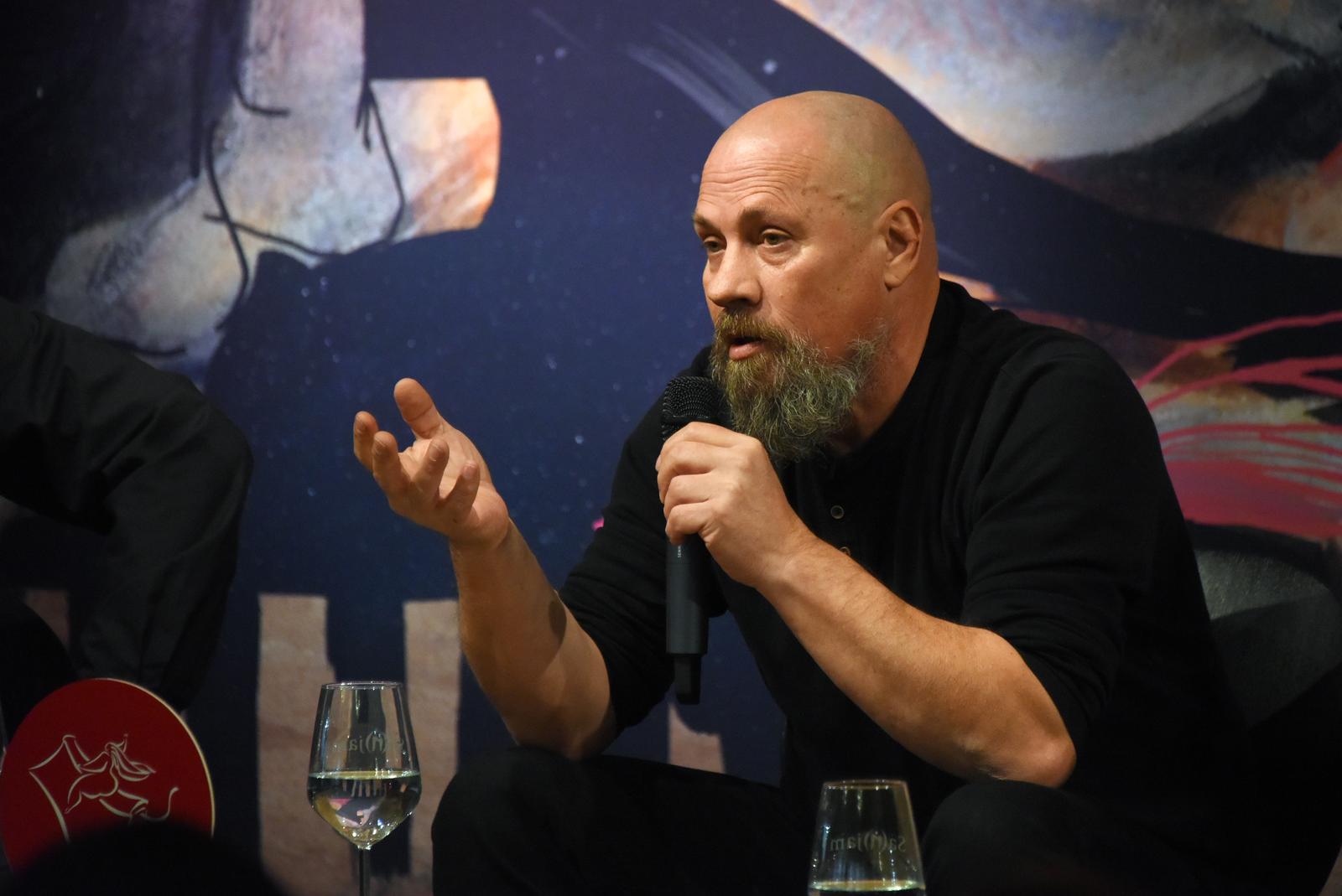 28.11.2025., Pula - Predstavljanje knjige "Tko je taj covjek?", Borisa Dezulovica, u sklopu 31. Sa(n)jam knjige u Puli. Sudjeluju Boris Dezulovic, Miljenko Jergovic i Emir Imamovic Pirke. Photo: Sasa Miljevic / PIXSELL/PIXSELL