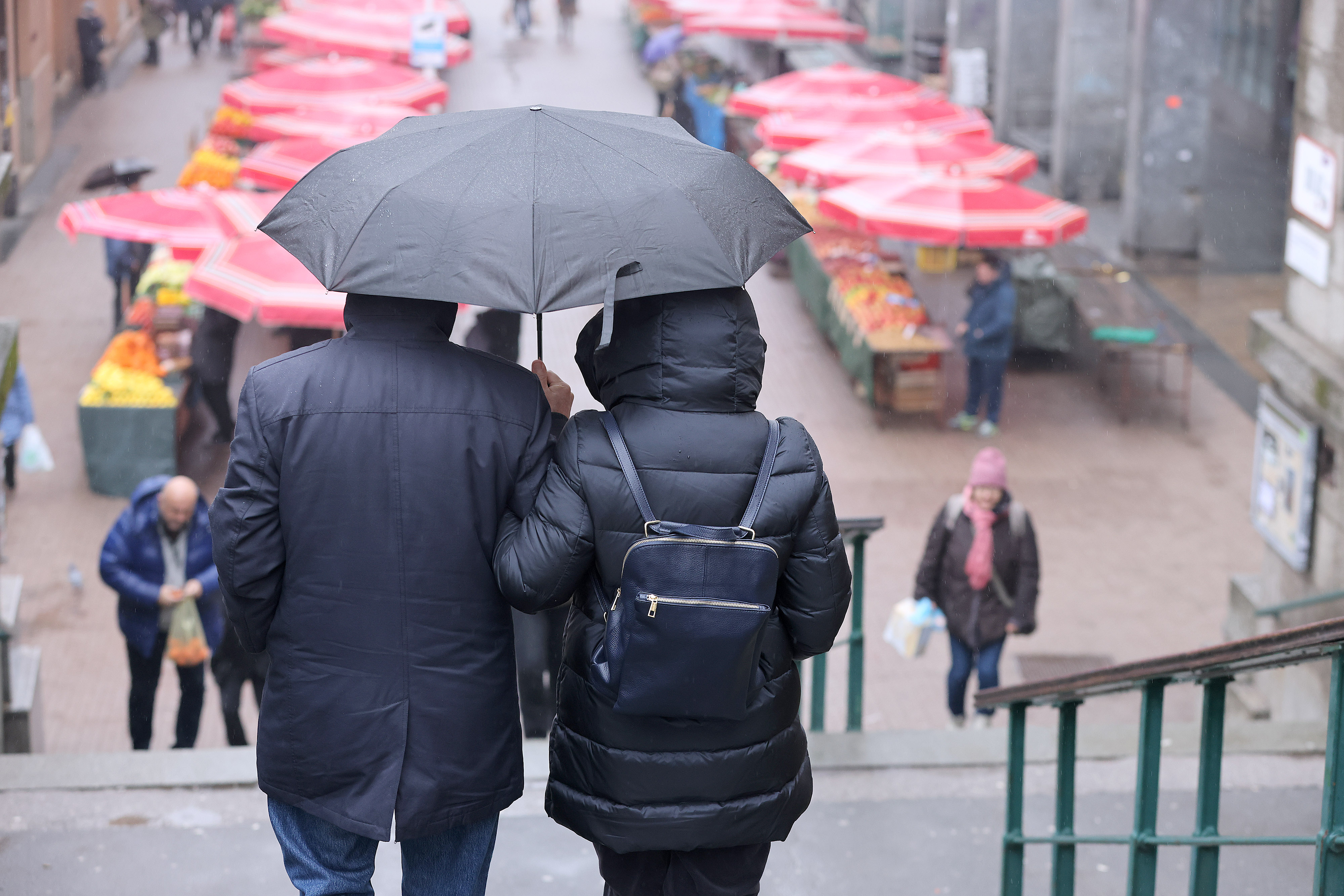 26.01.2026., Zagreb - Slaba, ali uporna kisa pada u centru grada. Photo: Patrik Macek/PIXSELL