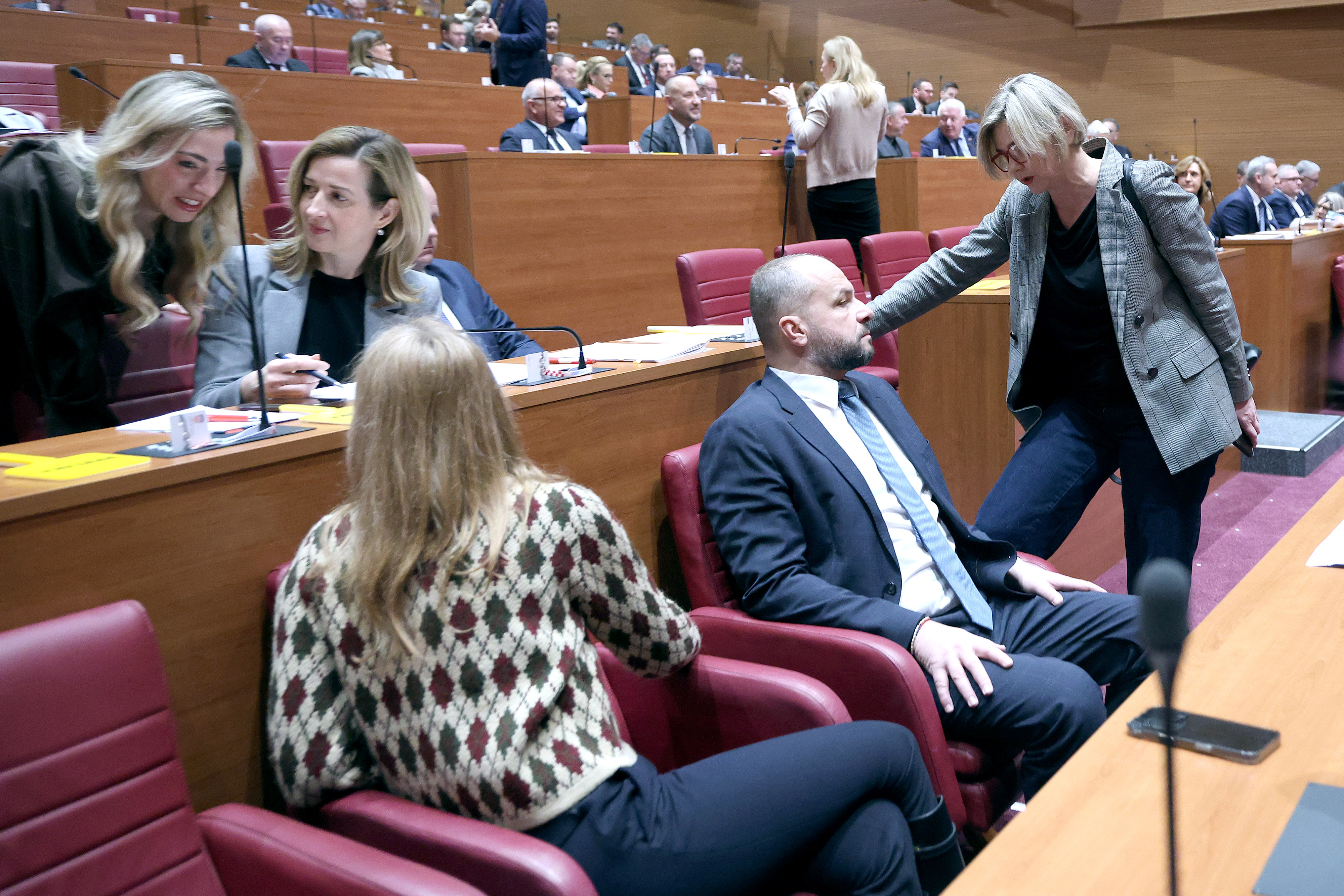 27.01.2026., Zagreb - Sabor 9. sjednicu nastavlja iznosenjem zastupnickih stajalista nakon kojih slijedi rasprava o Prijedlogu zakona o izmjenama i dopuni Zakona o postupanju s nezakonito izgradjenim zgradama. Photo: Patrik Macek/PIXSELL