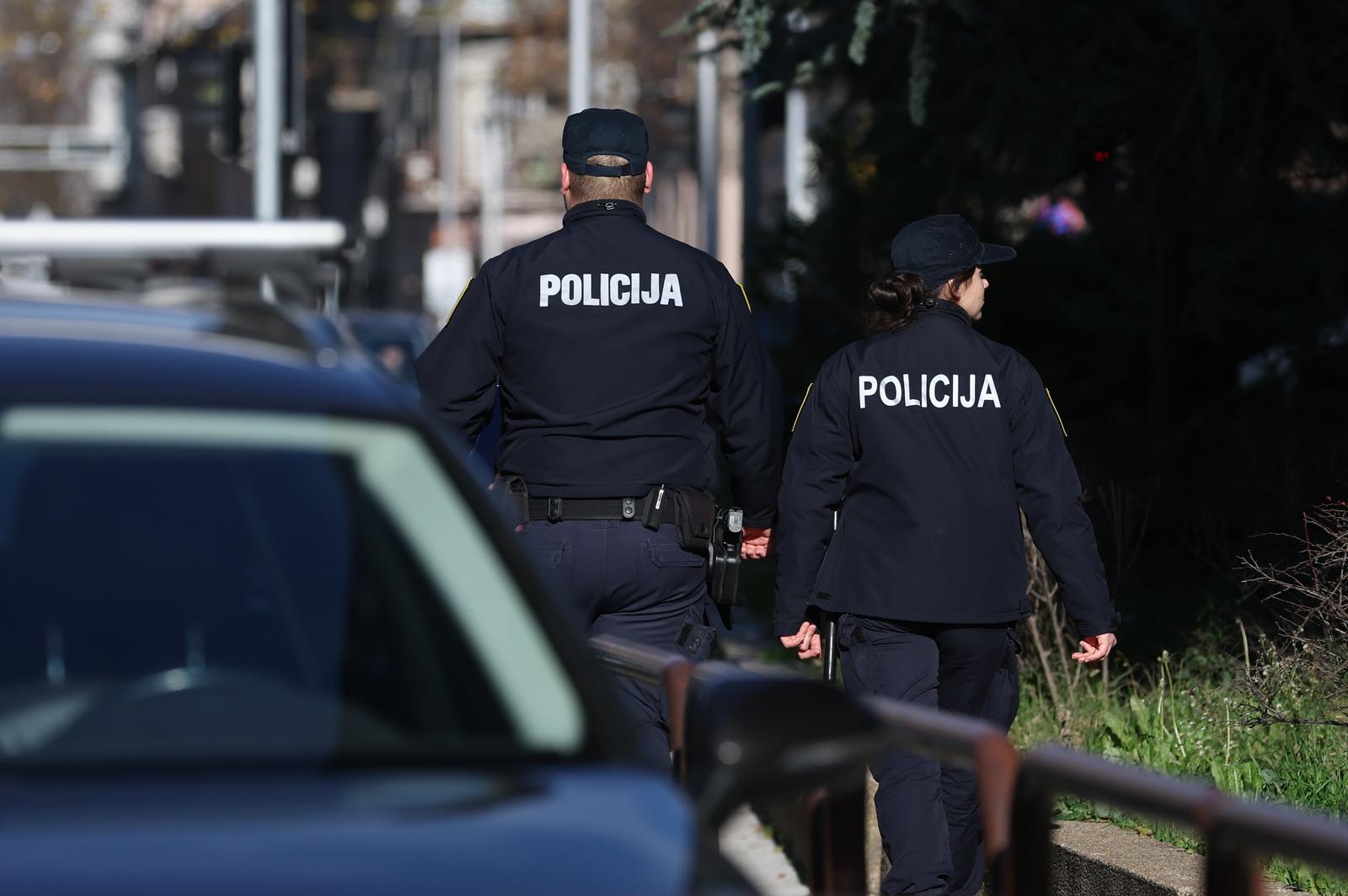 PXL_281125_142578638