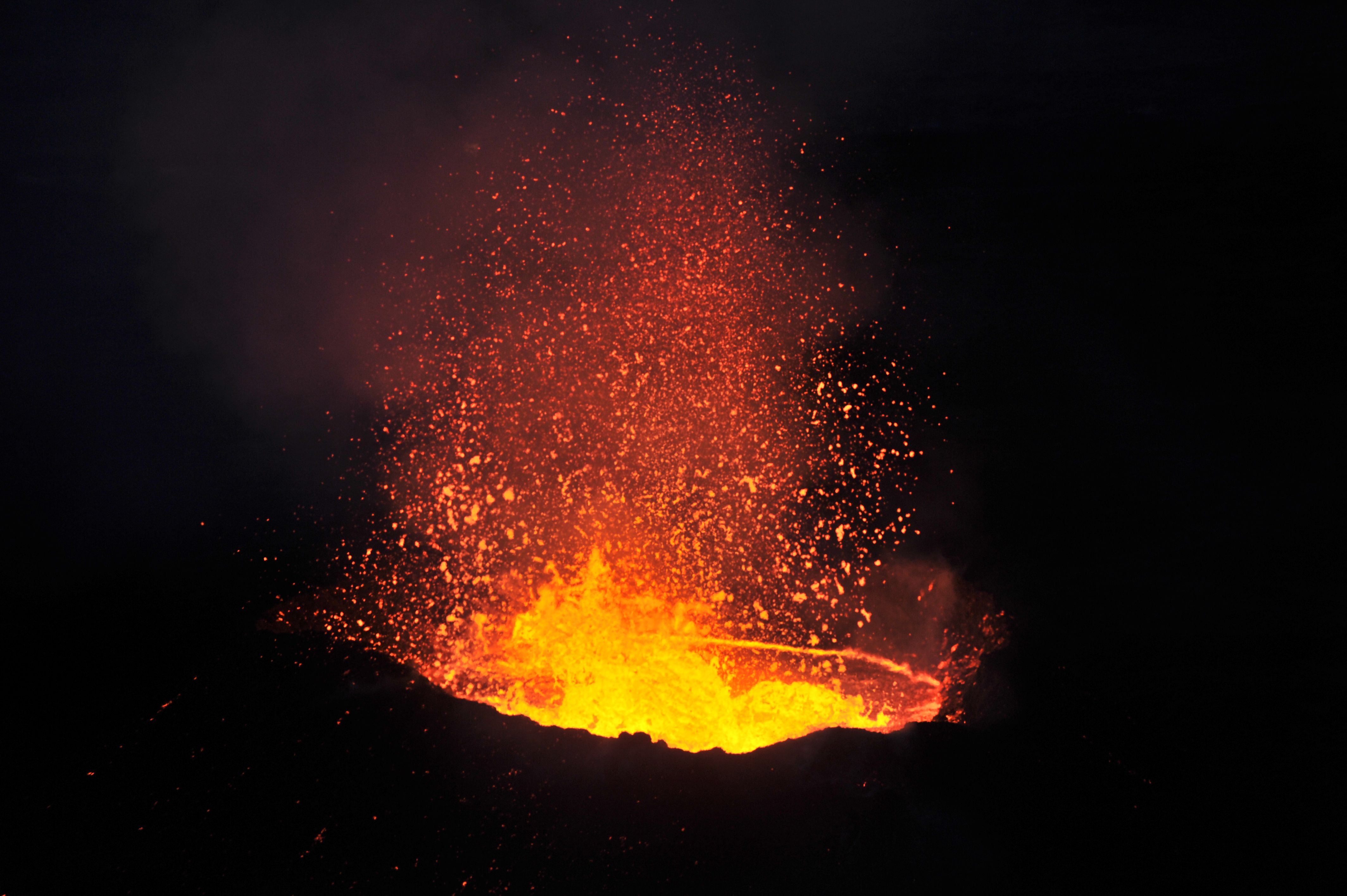 Vulkan, lava PEXELS