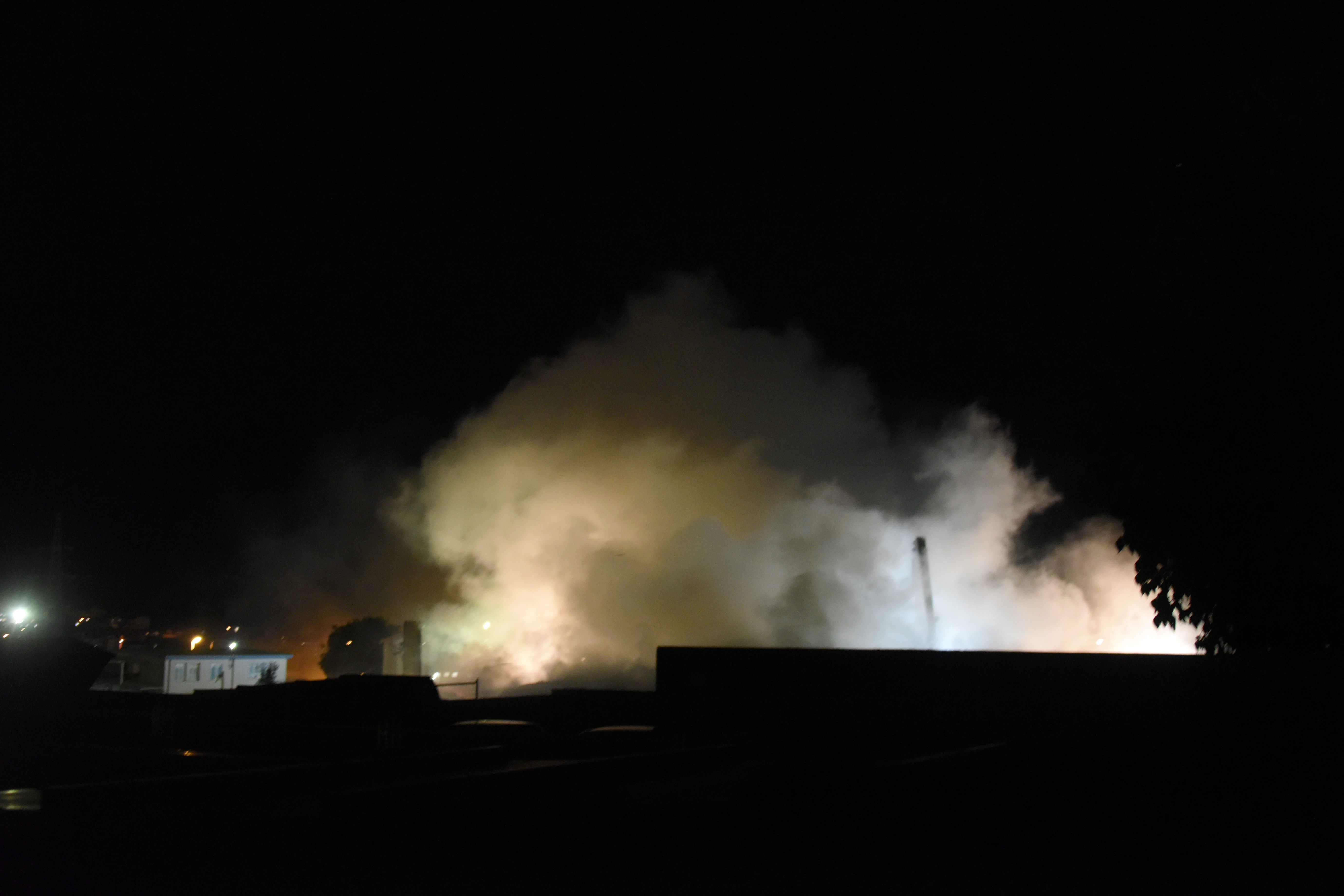 09.10.2026., Pula - Vatrogasci su uspjeli staviti pod kontrolu pozar, koji se dogodio unutar pulskog odlagalista Metis. Photo: Sasa Miljevic/PIXSELL