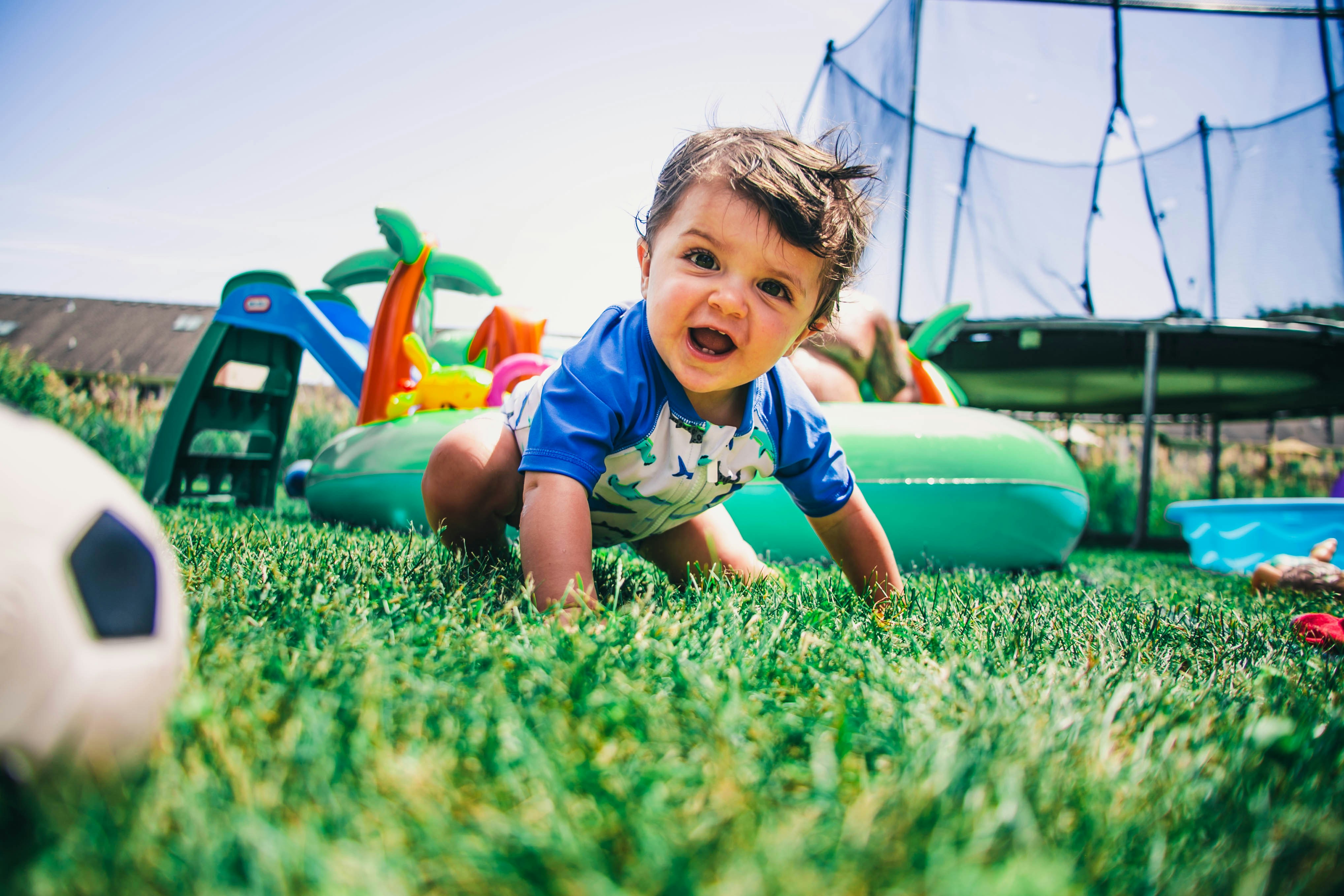 unsplash dijete u igri