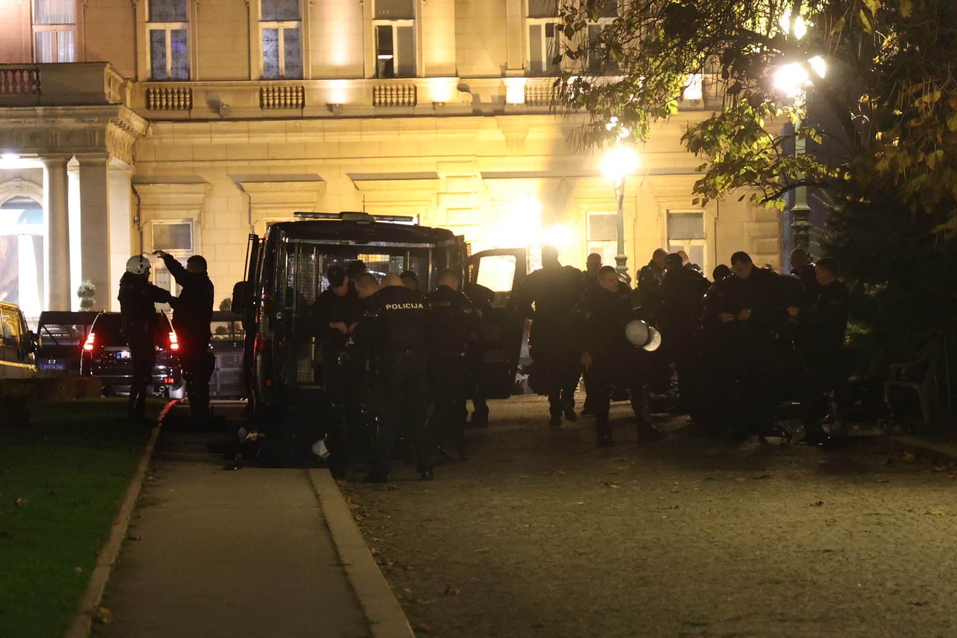 policija