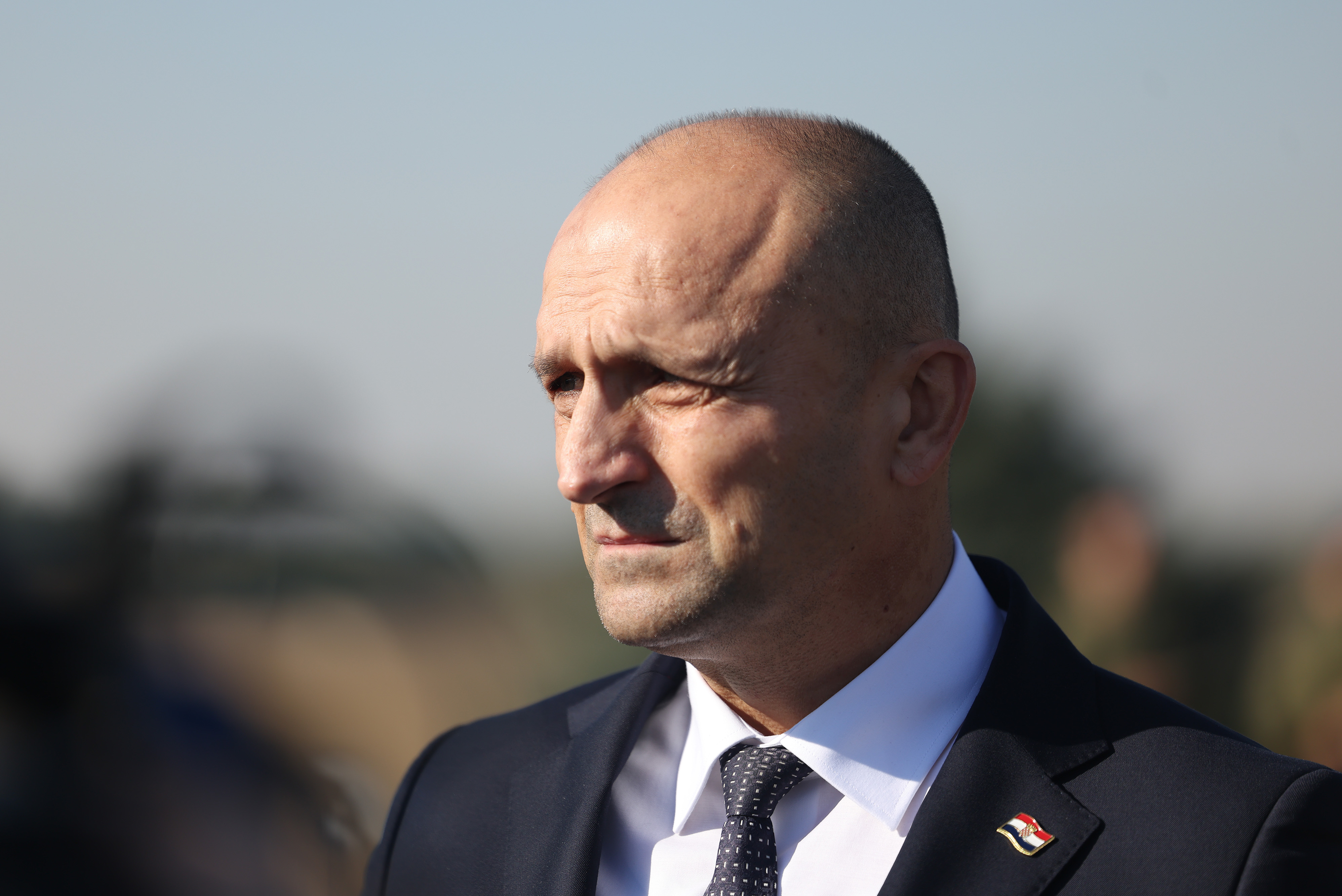Zupanica Natasa Tramisak polozila je vijenac i zapalila svijecu za poginule i nestale hrvatske branitelje povodom 35. godisnjice okupacije Orlovnjaka Photo: David Jerkovic/PIXSELL