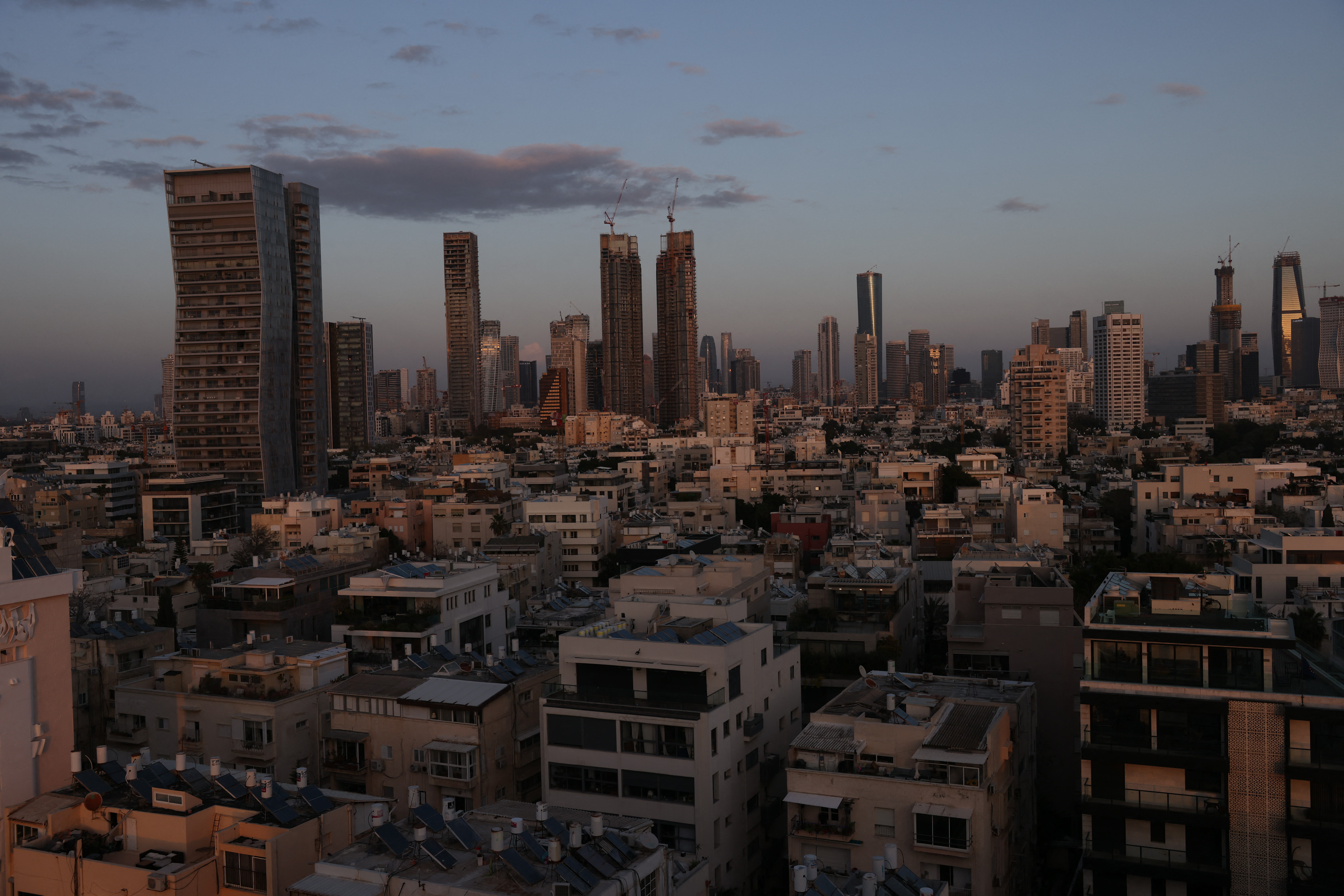 This picture shows a view the Israeli coastal city of Tel Aviv on March 22, 2026. )