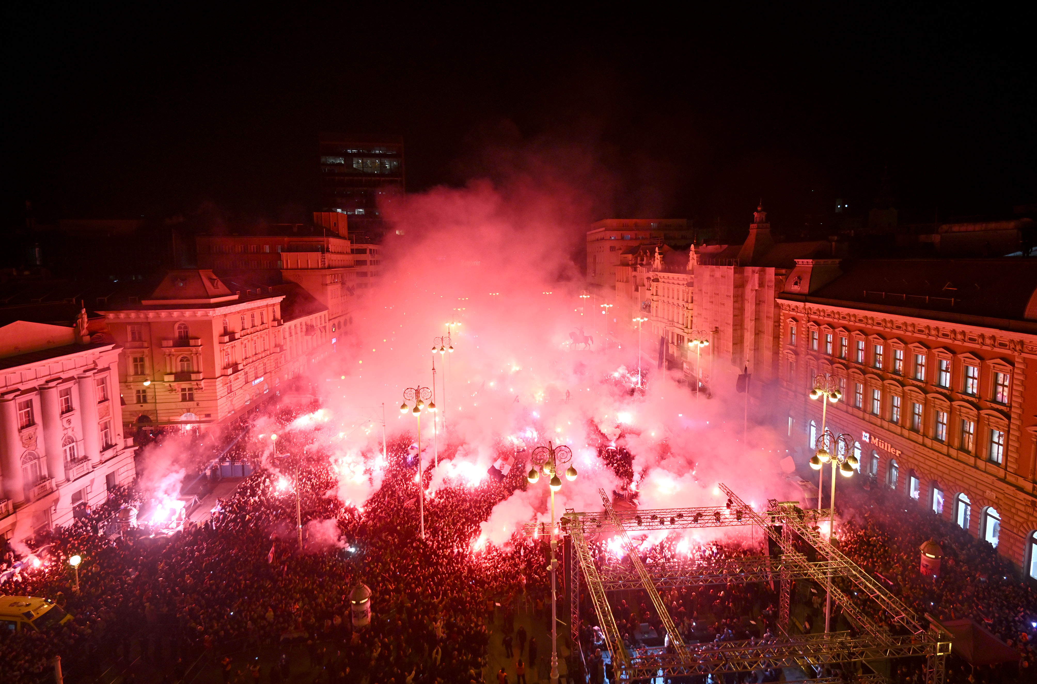 02.02.2026., Zagreb - Docek broncanih rukometasa na Trgu bana Josipa Jelacica u organizaciji Vlade ne grada Zagreba.  Photo: Marko Lukunic/PIXSELL