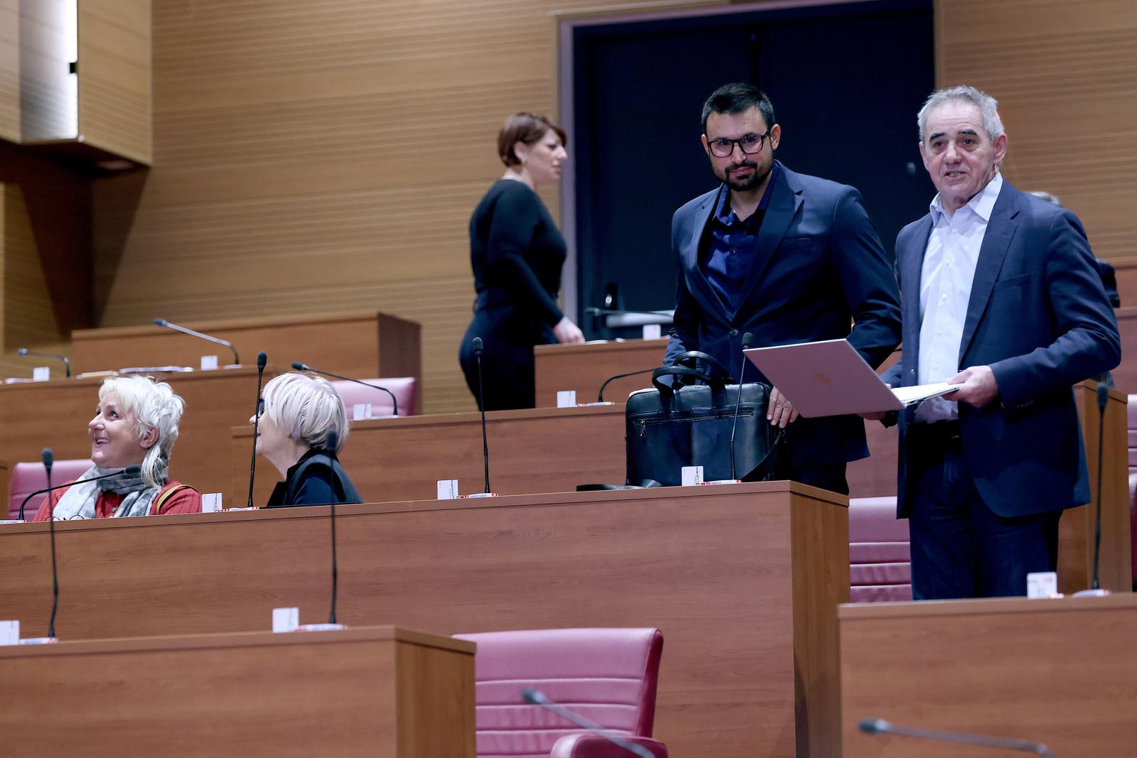 PXL_230126_145205015