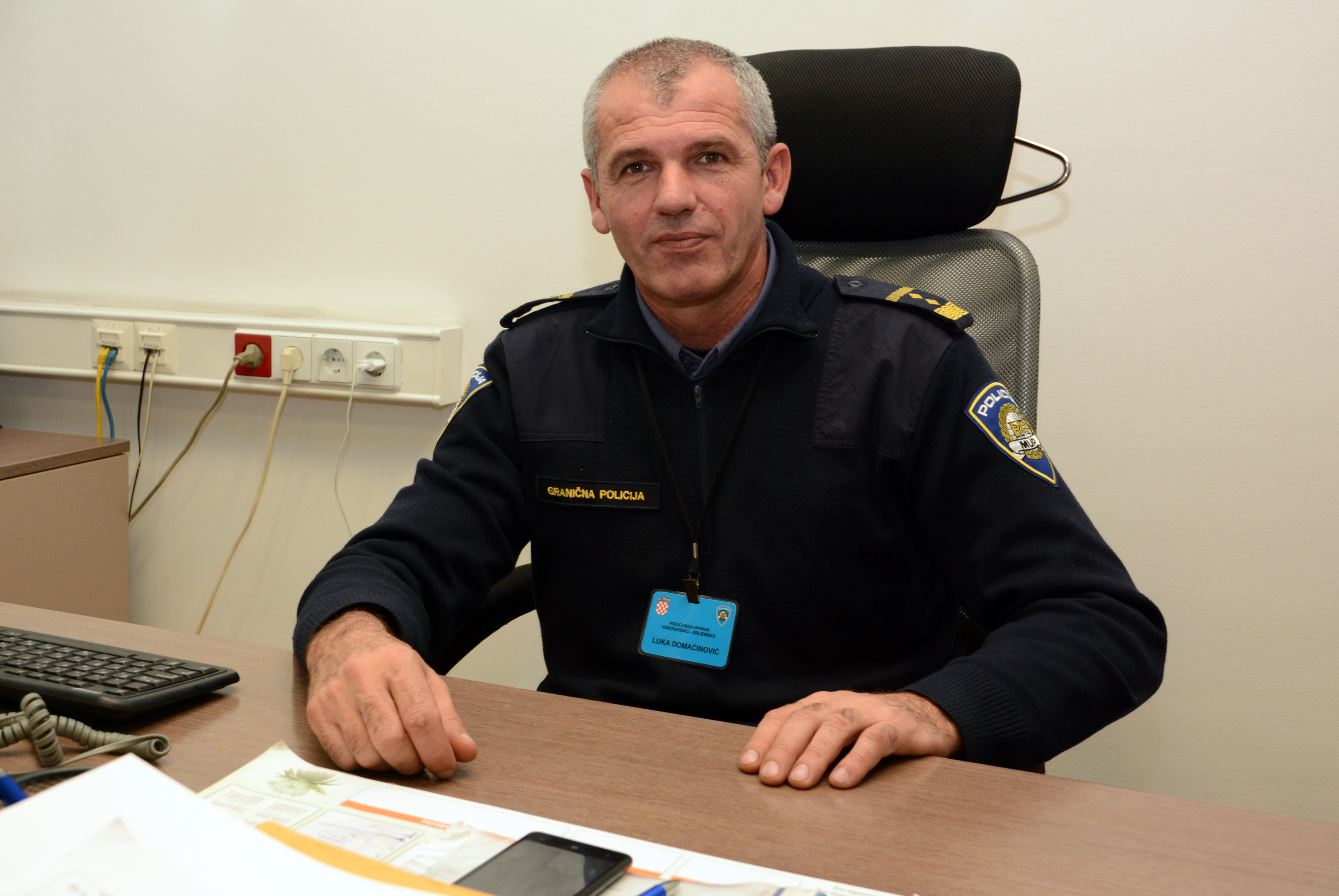 Uredjaj AVIAN koji u kamionima otkriva ilegalce na osnovu otkucaja srca covjeka. Nacelnik granicne policije Bajakovo Luka Domacinovic."nPhoto: Goran Ferbezar/Pixsell