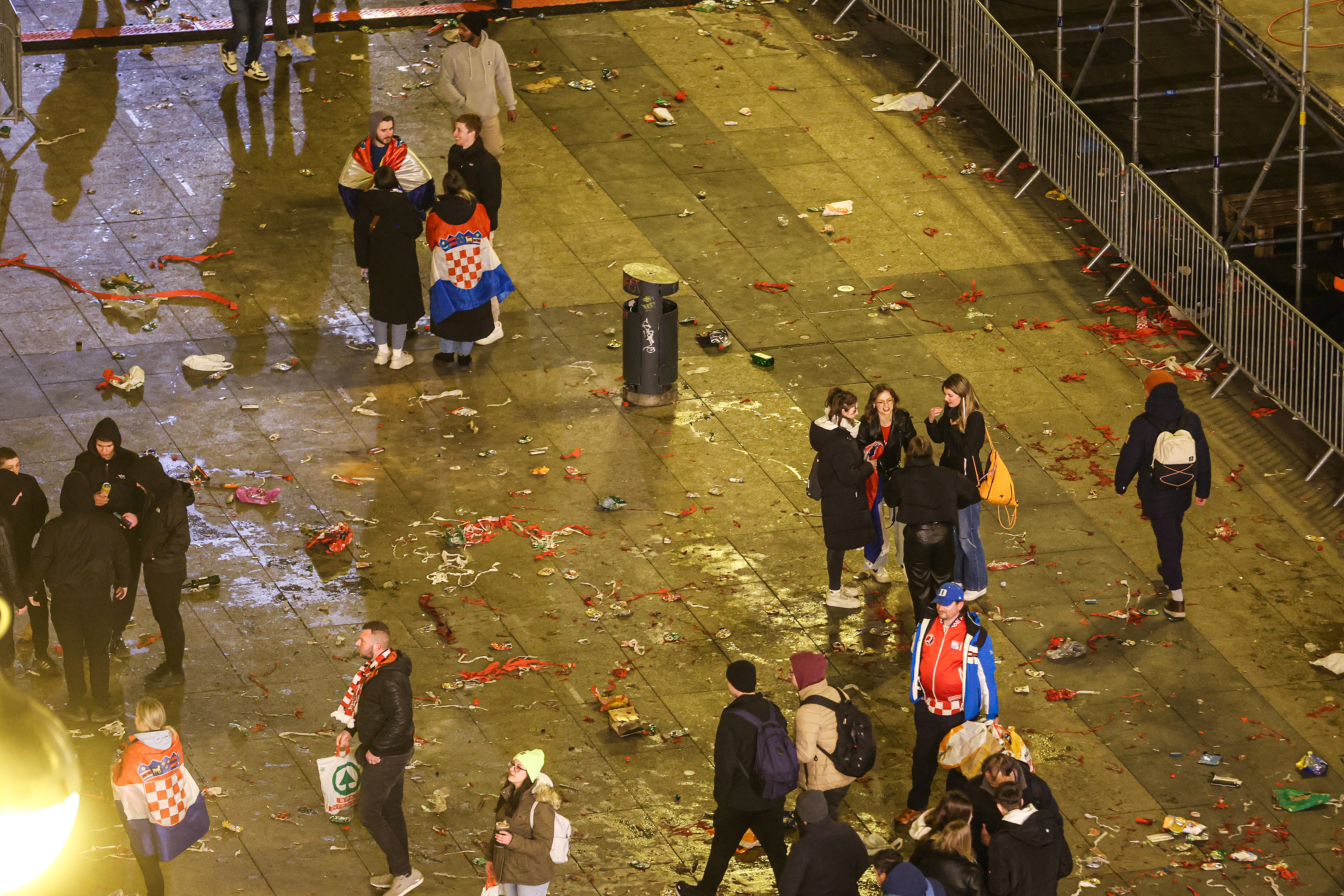 Svecani docek hrvatske rukometne reprezentacije u Zagrebu nakon osvojenog drugog mjesta na Svjetkom prvenstvu. Radnici cistoce ciste Trg bana Josipa Jelacica nakon odlaska navijaca. Photo: Luka stanzl/PIXSELL