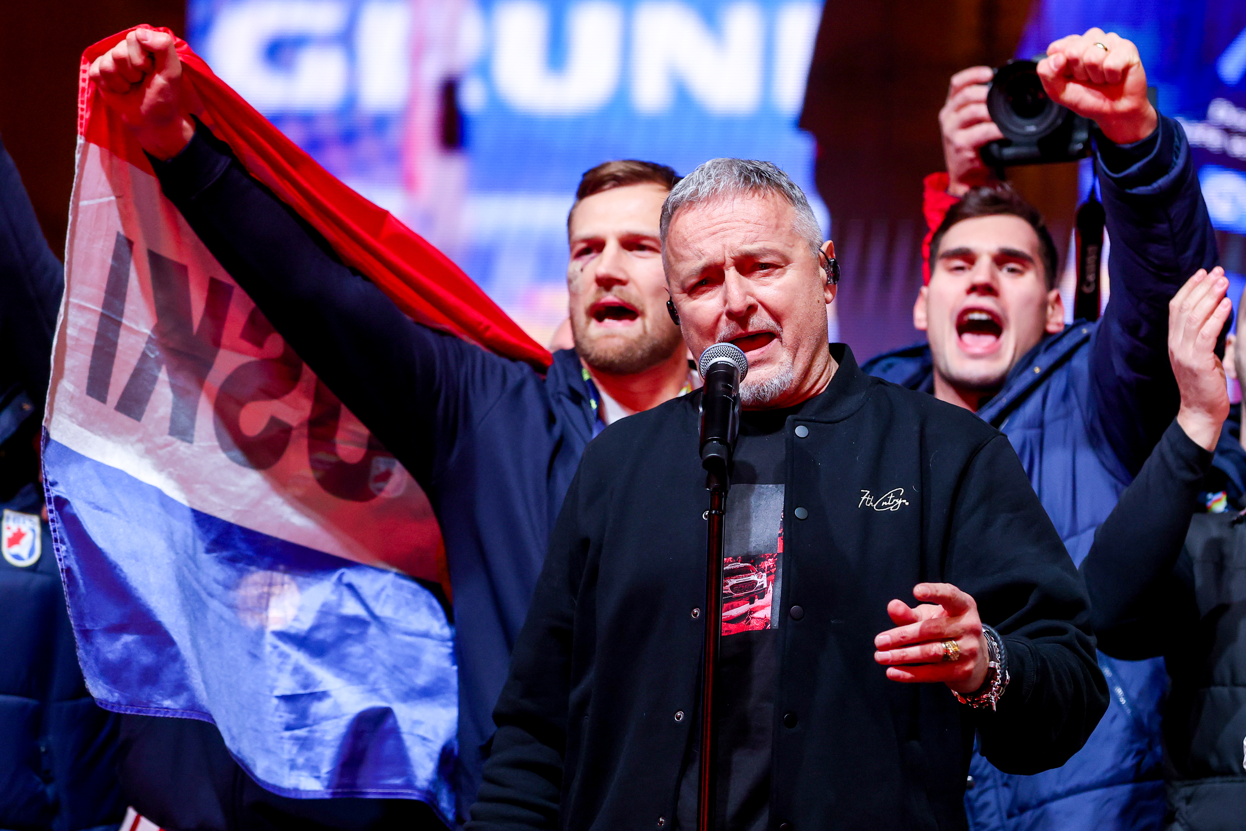 Svecani docek hrvatske rukometne reprezentacije u na Trgu bana Josipa Jelacica nakon osvojene broncane medalje na Europskom rukometnom prvenstvu. David Mandic, Marko Perkovic Thompson i Josip Simic Photo: Igor Kralj/PIXSELL