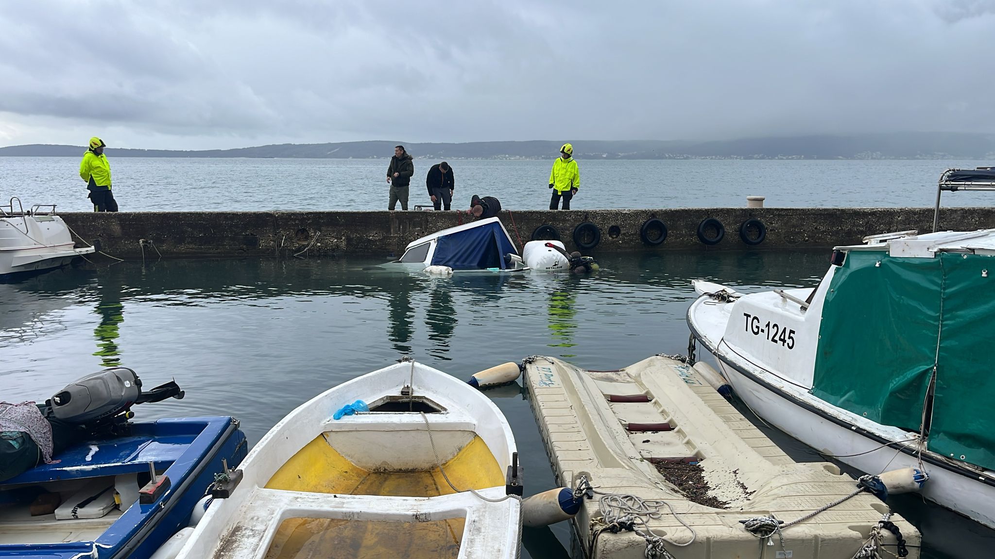 Potonula brodica u Kaštel Novom