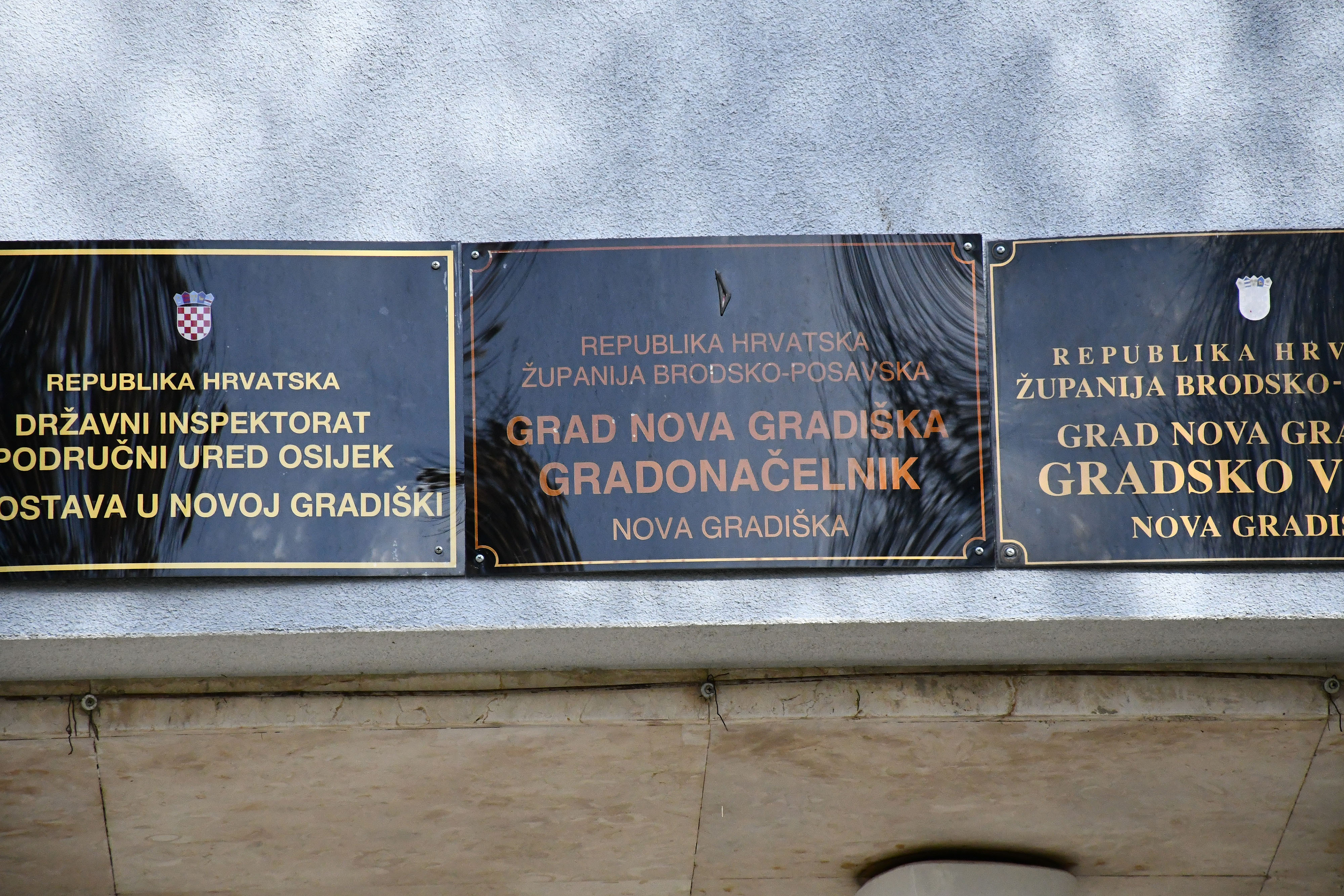 12.02.2026., Nova Gradiska - Gradonacelnik Nove Gradiske Vinko Grgic opet na meti istrazitelja. Policija od ranog jutra pretresa njegovu kucu i ured u Gradskoj upravi. Photo: Ivica Galovic/PIXSELL