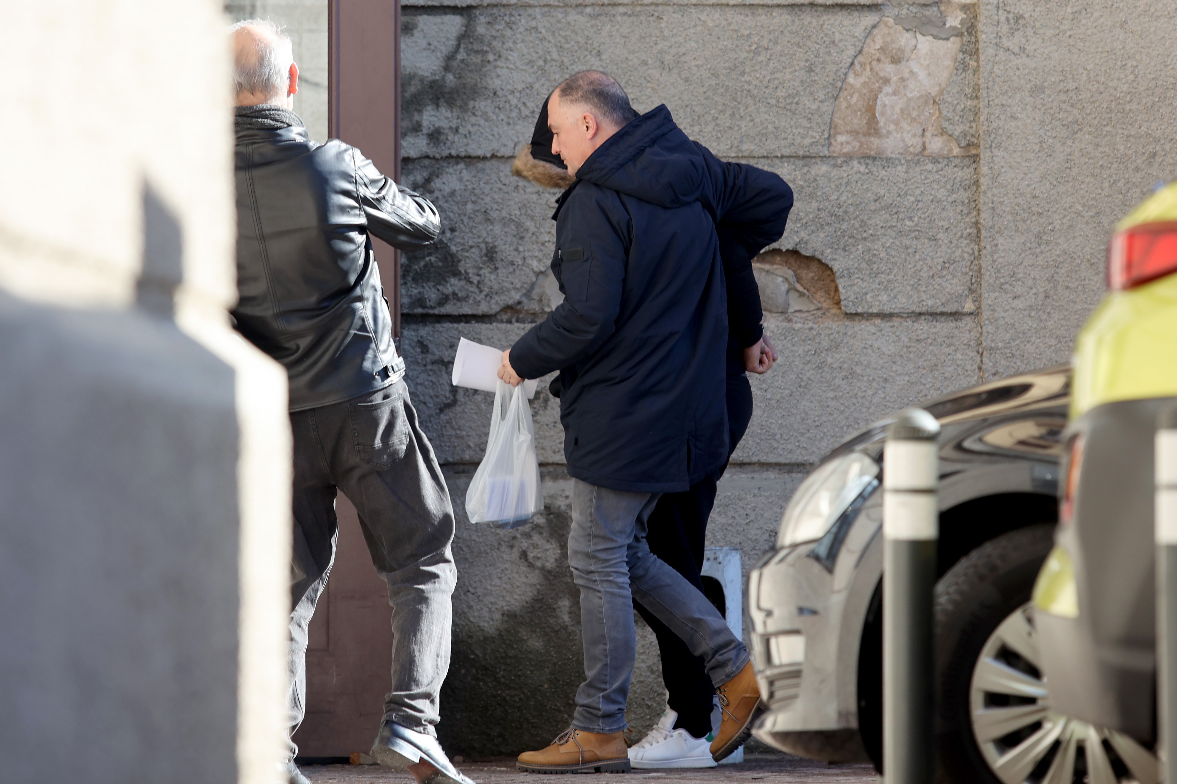 Privodjenje jednog od trojice osumljicenih za pokusaj ubojstva maloljetnika u centru Rijeke. Photo: Nel Pavletic/PIXSELL