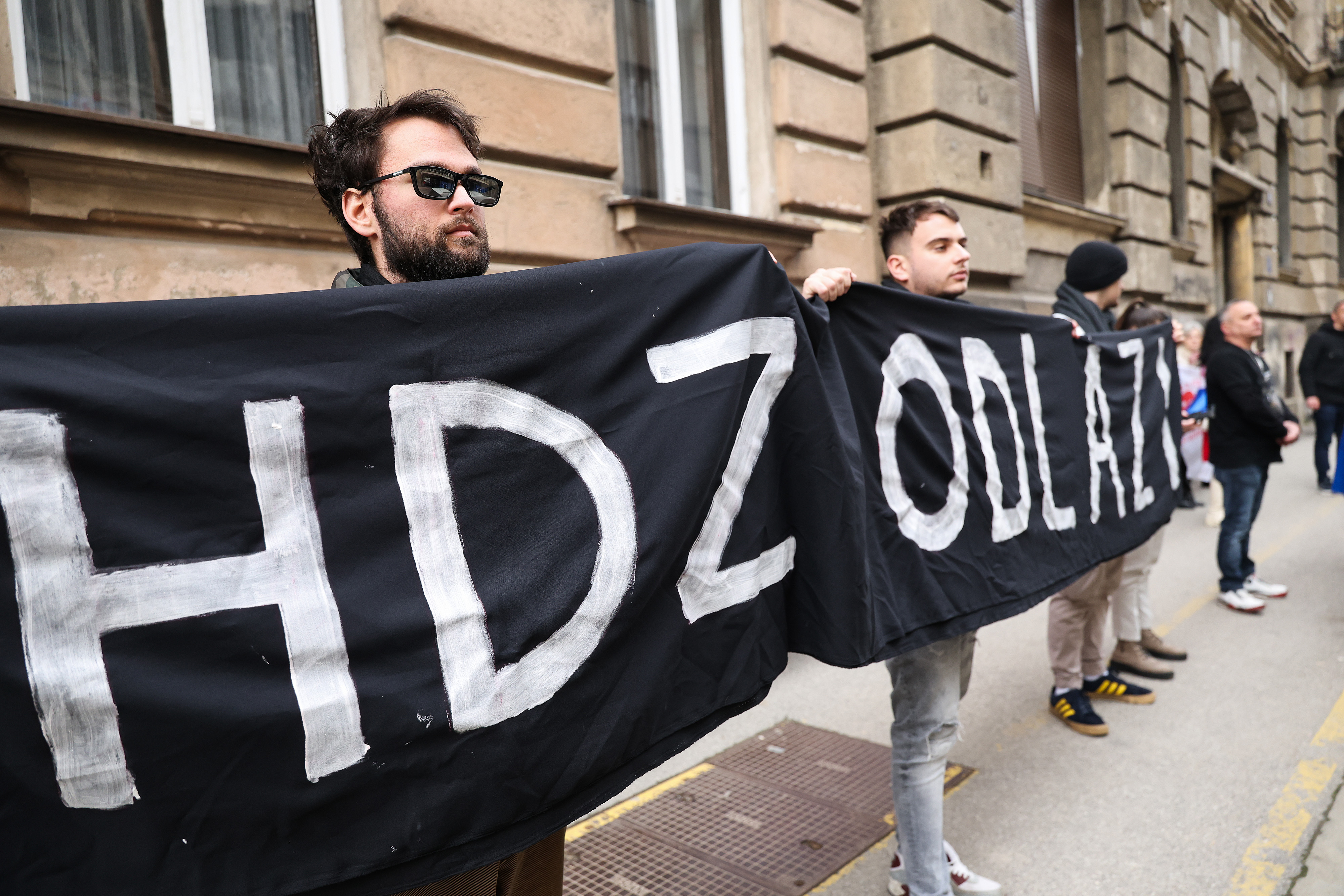 14.02.2026., Zagreb, Clanovi A-HSP-a pod vodstvom Drazena Keleminca odrzali su javni skup ispred sredisnjice HDZ-a U Gundulicevoj ulici Photo: Emica Elvedji/PIXSELL