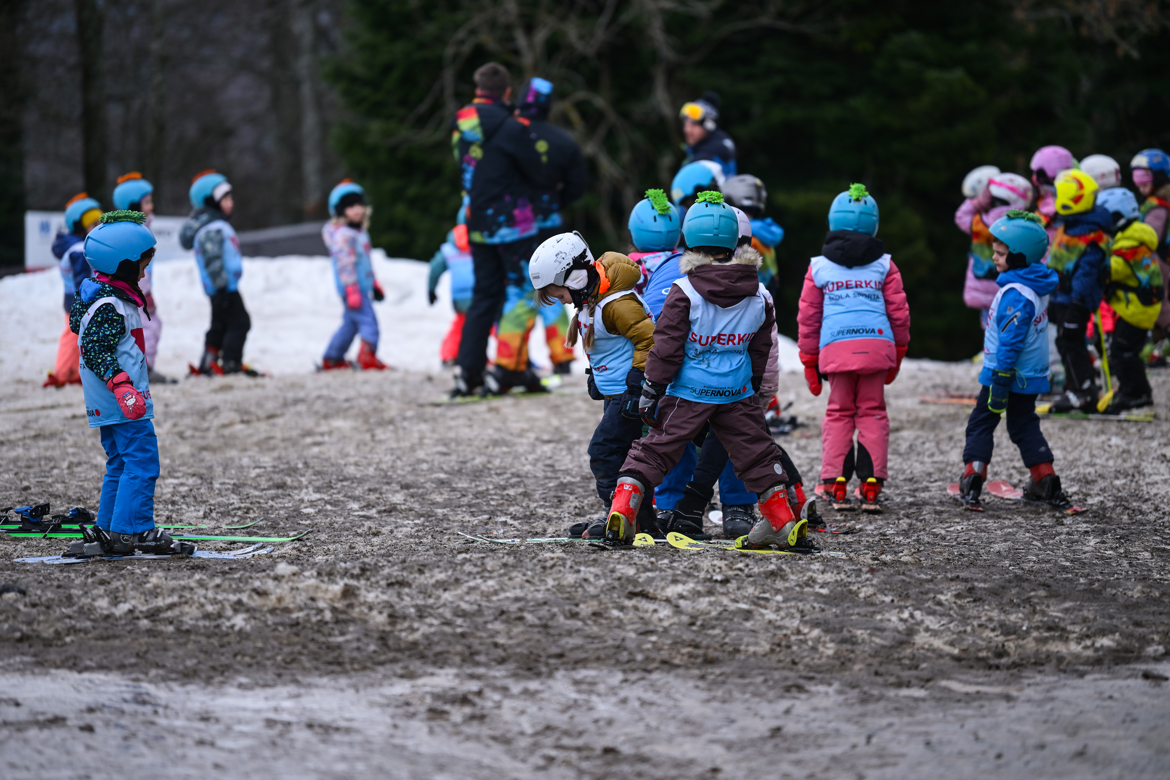 12.02.2026., Zagreb - Skola skijanja na Sljemenu za najmanje uzraste uz blato i toplo vrijeme. Photo: Igor Soban/PIXSELL
