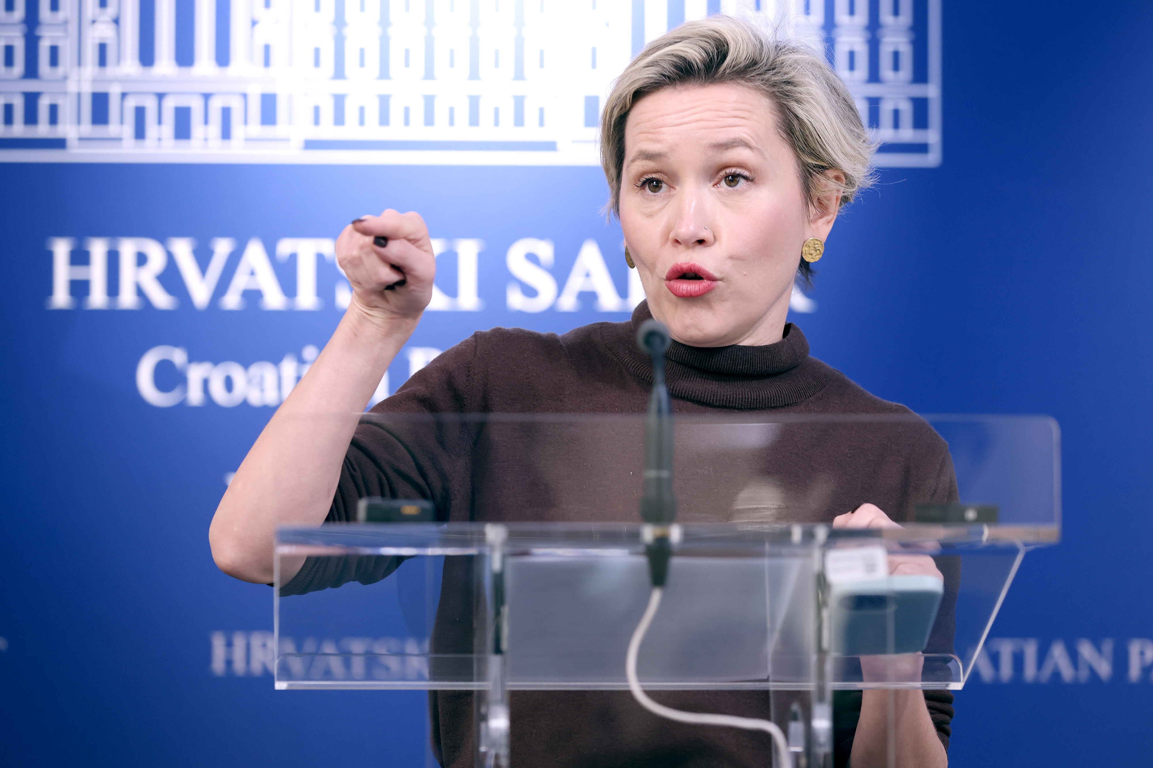Na konferenciji za medije odrzanoj u Saboru o temi "Nastavlja se trend isplacivanja novca iz javnog zdravstva privatnicima“ govorila je Ivana Kekin. Photo: Patrik Macek/PIXSELL