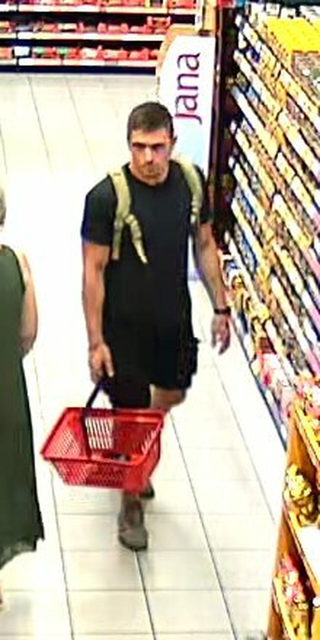 63255622-policija-trazi-muskarca