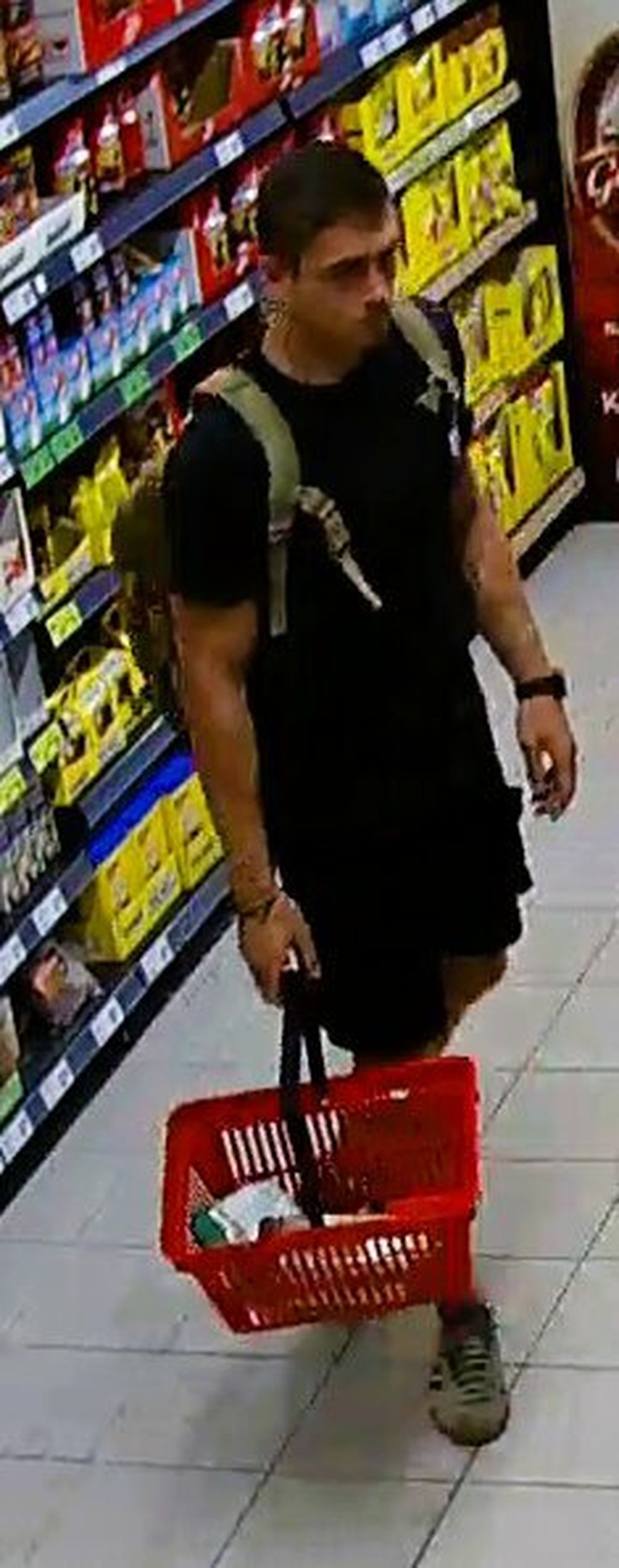 63255621-policija-trazi-muskarca