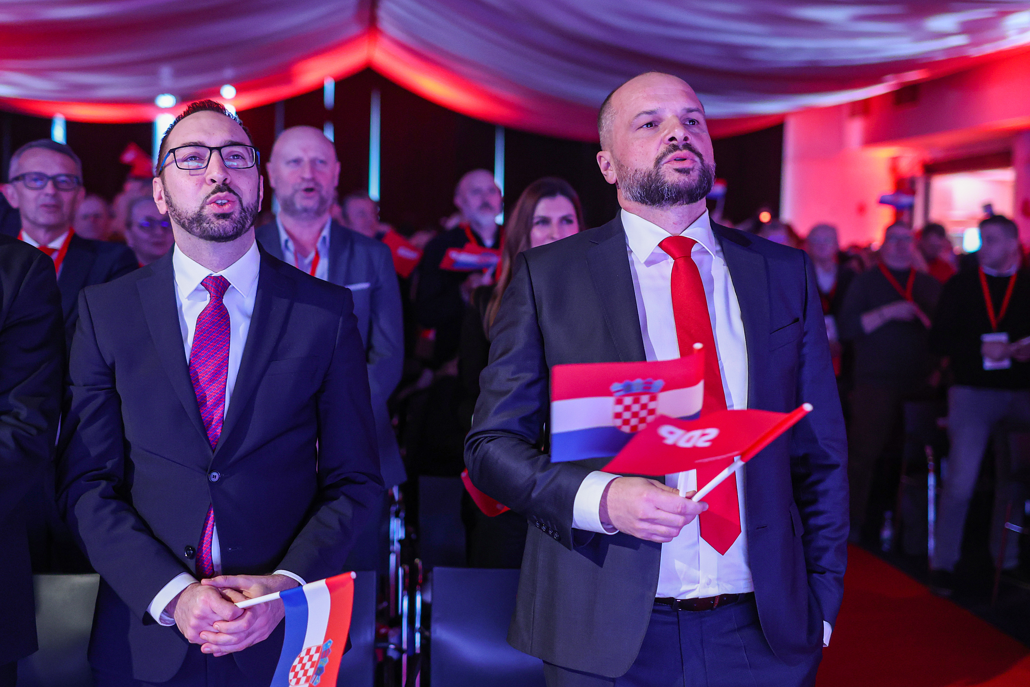 Izvjestajno-tematska Konvenciju SDP-a odrzana je u dvorani Globus Kongresnog centra Zagrebackog velesajma. gradonacelnik Zagreba Tomislav Tomasevic i Sinisa Hajdas Doncic Photo: Goran Stanzl/PIXSELL