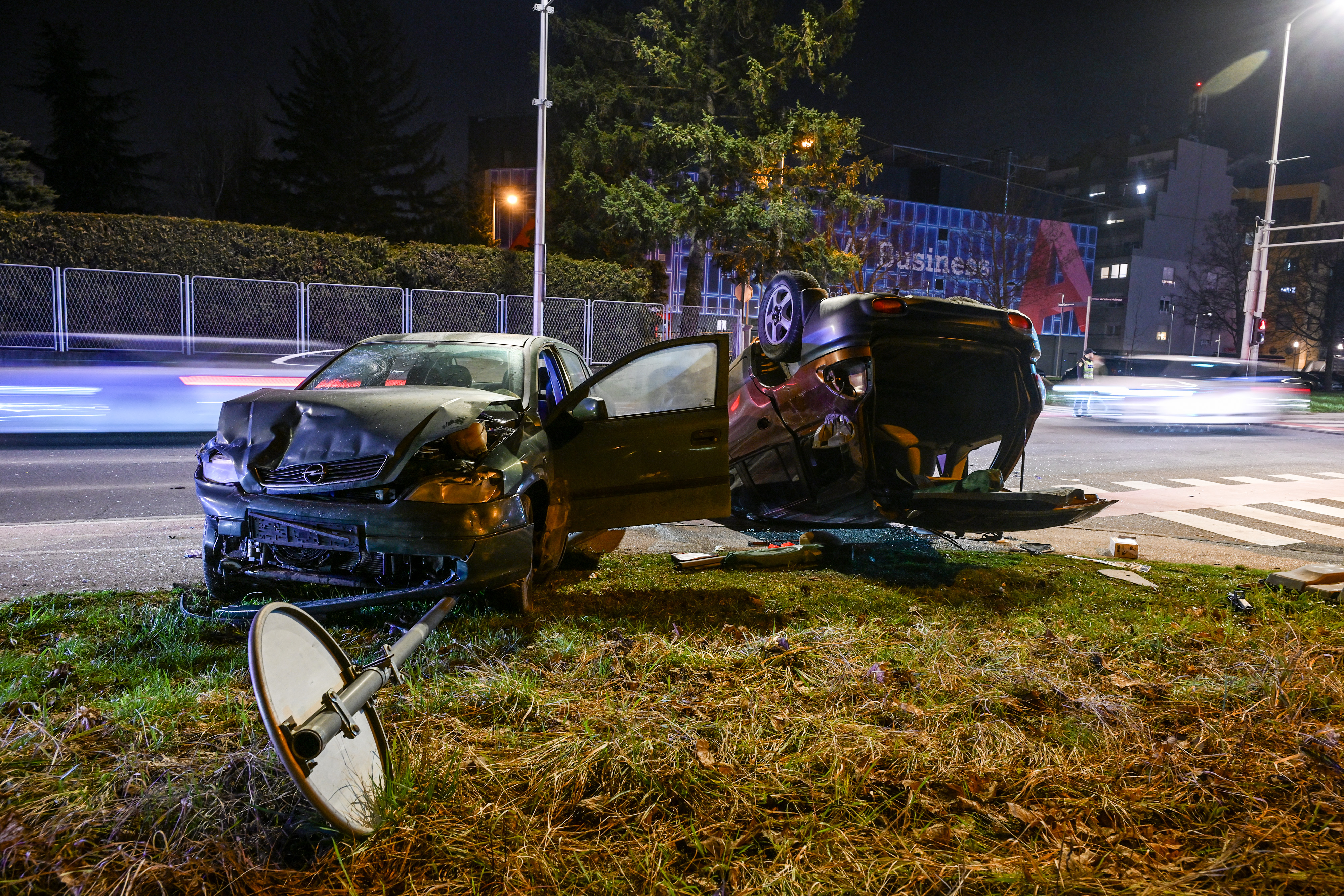 17.02.2026., Zagreb - Teska prometna nesreca na aveniji Veceslava Holjevca kod skretanja u Horvatovu ulicu u kojoj su sudjelovala dva automobila. Photo: Igor Soban/PIXSELL