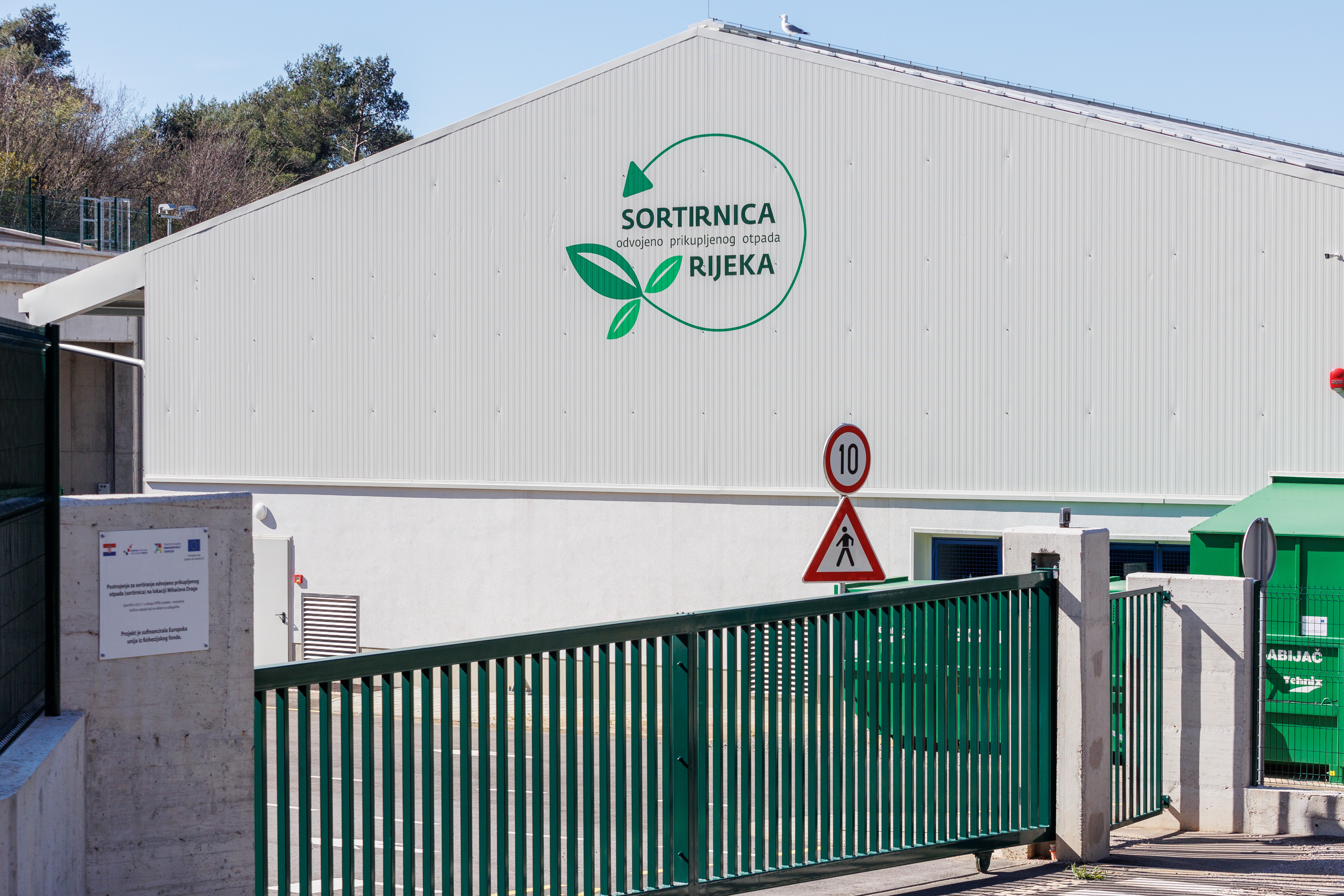 Sortirnica odvojenog prikupljenog otpada Mihaceva Draga, koja je financirana novcem Eu Fondova a sada je predmet istrage. Photo: Nel Pavletic/PIXSELL